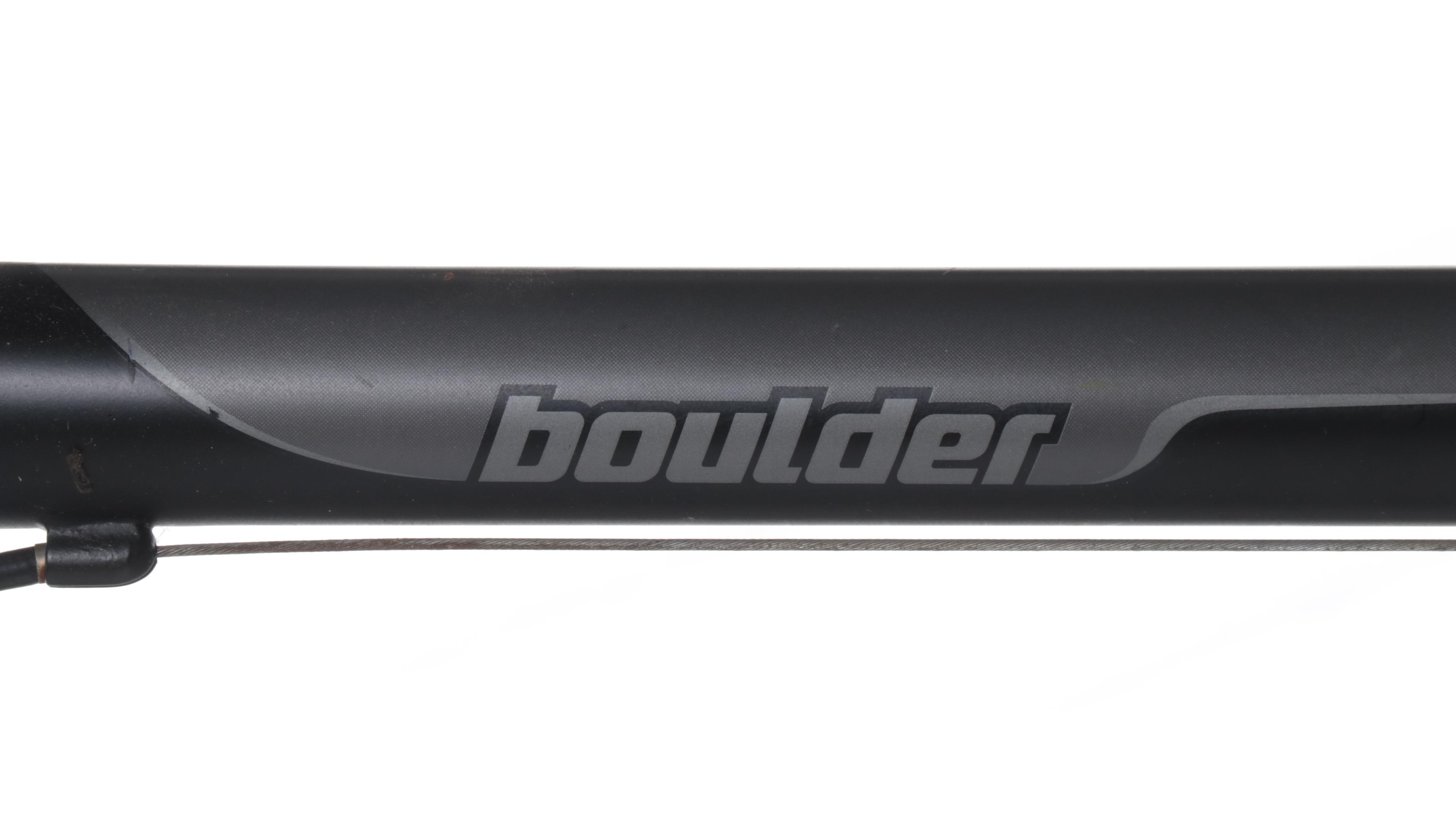 Giant Boulder Mountain Bike with Pump, Lock Bar and Saris Rack