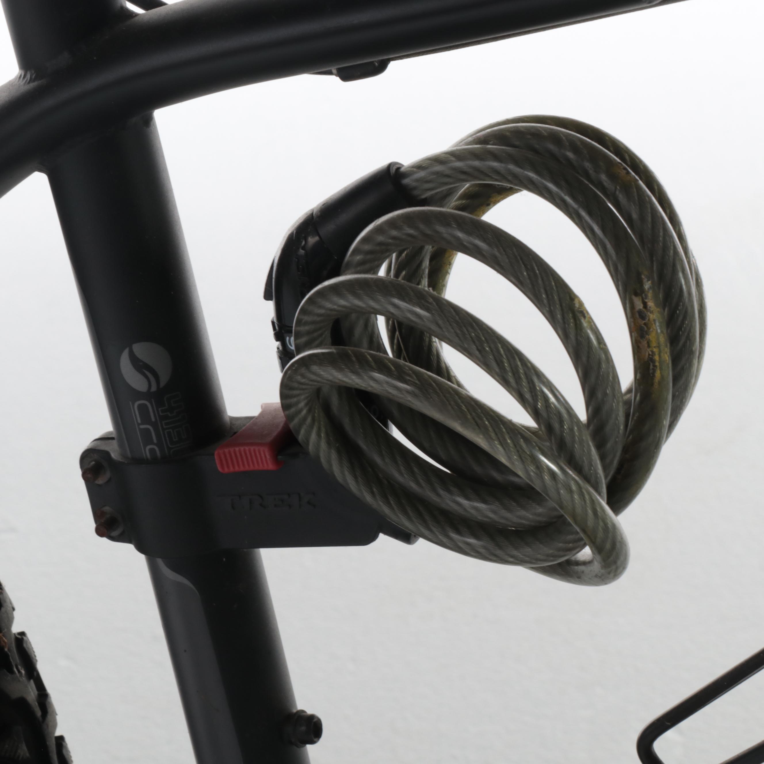 Giant Boulder Mountain Bike with Pump, Lock Bar and Saris Rack