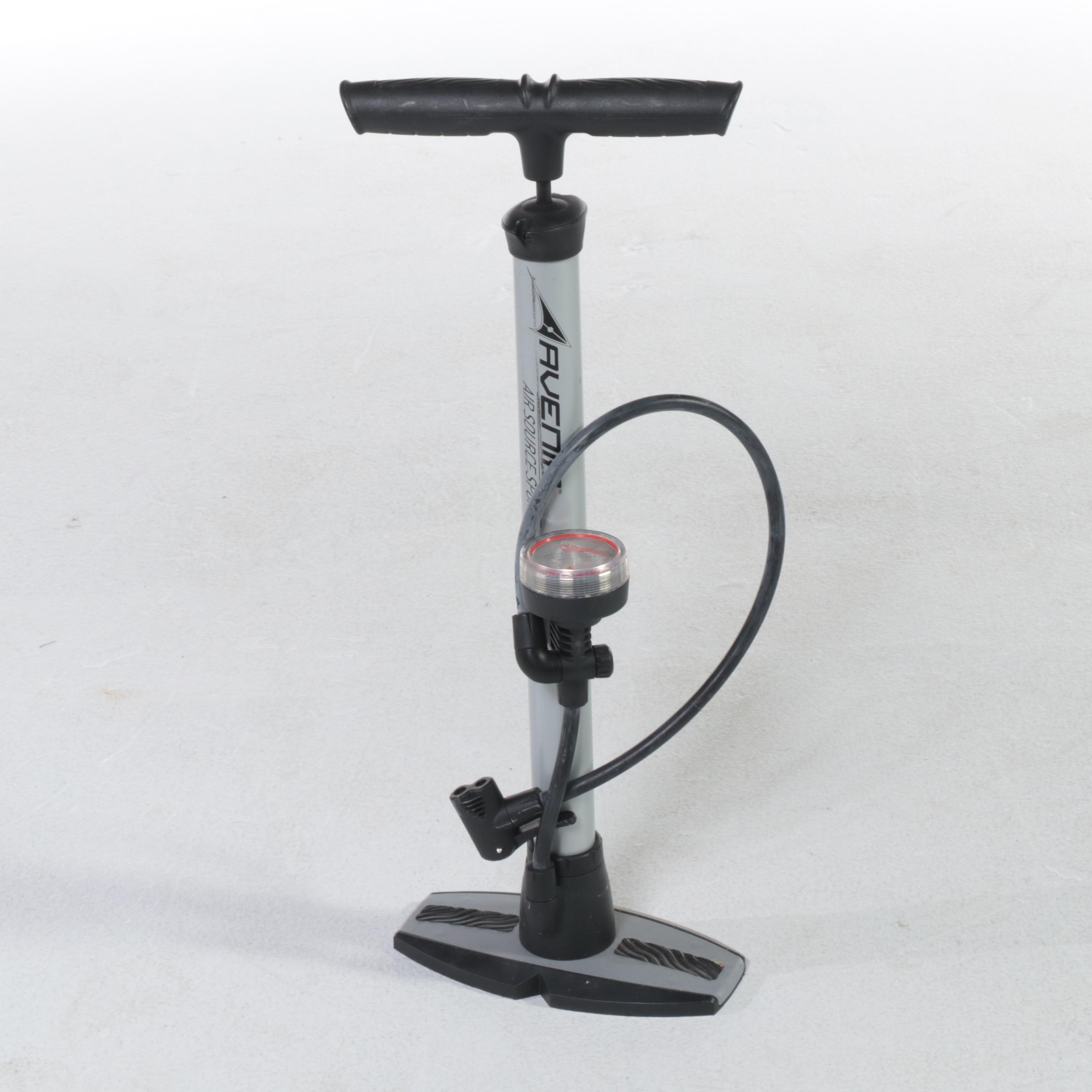 Giant Boulder Mountain Bike with Pump, Lock Bar and Saris Rack