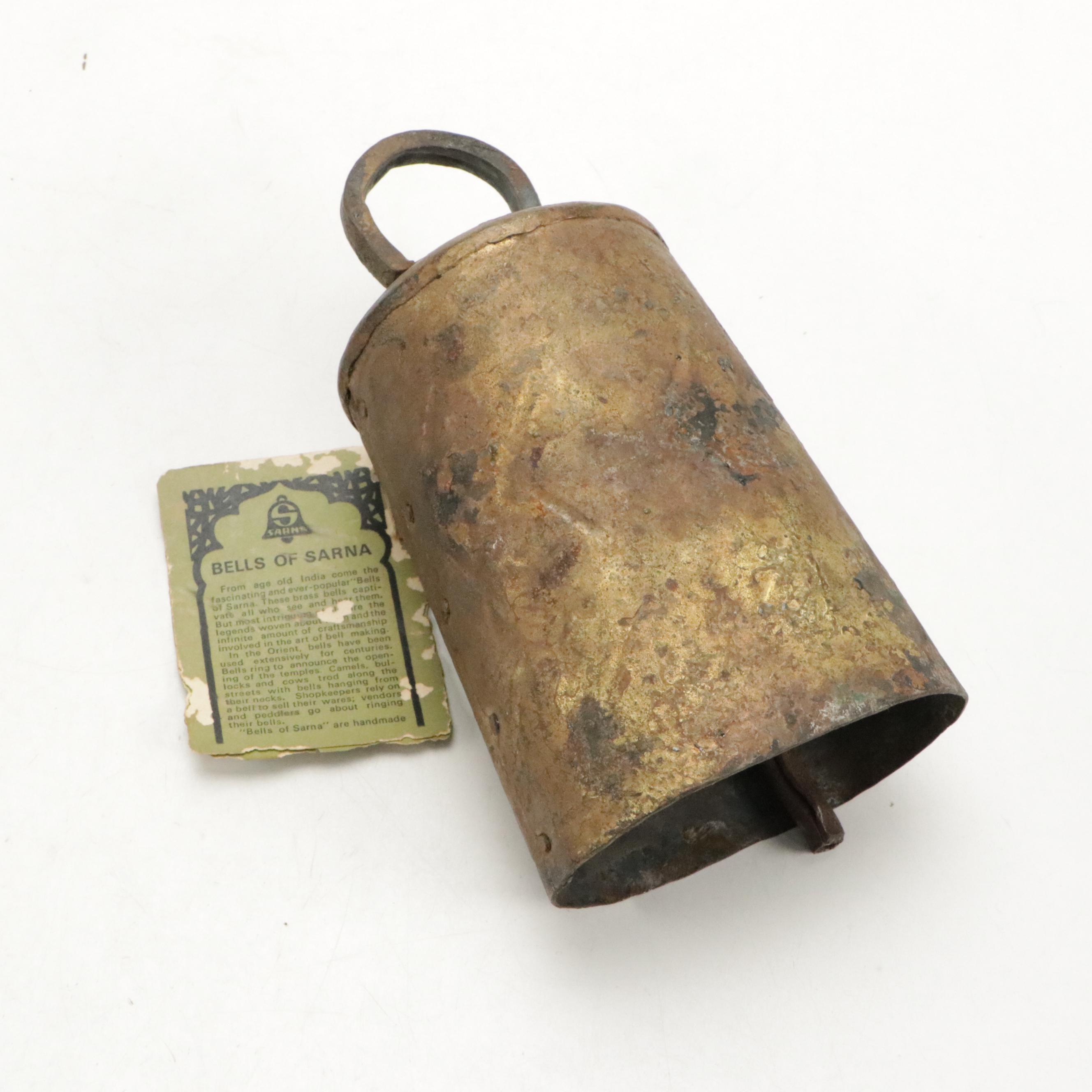 Kenyan Hand-Carved Giraffe Figurines with Sarna Bell