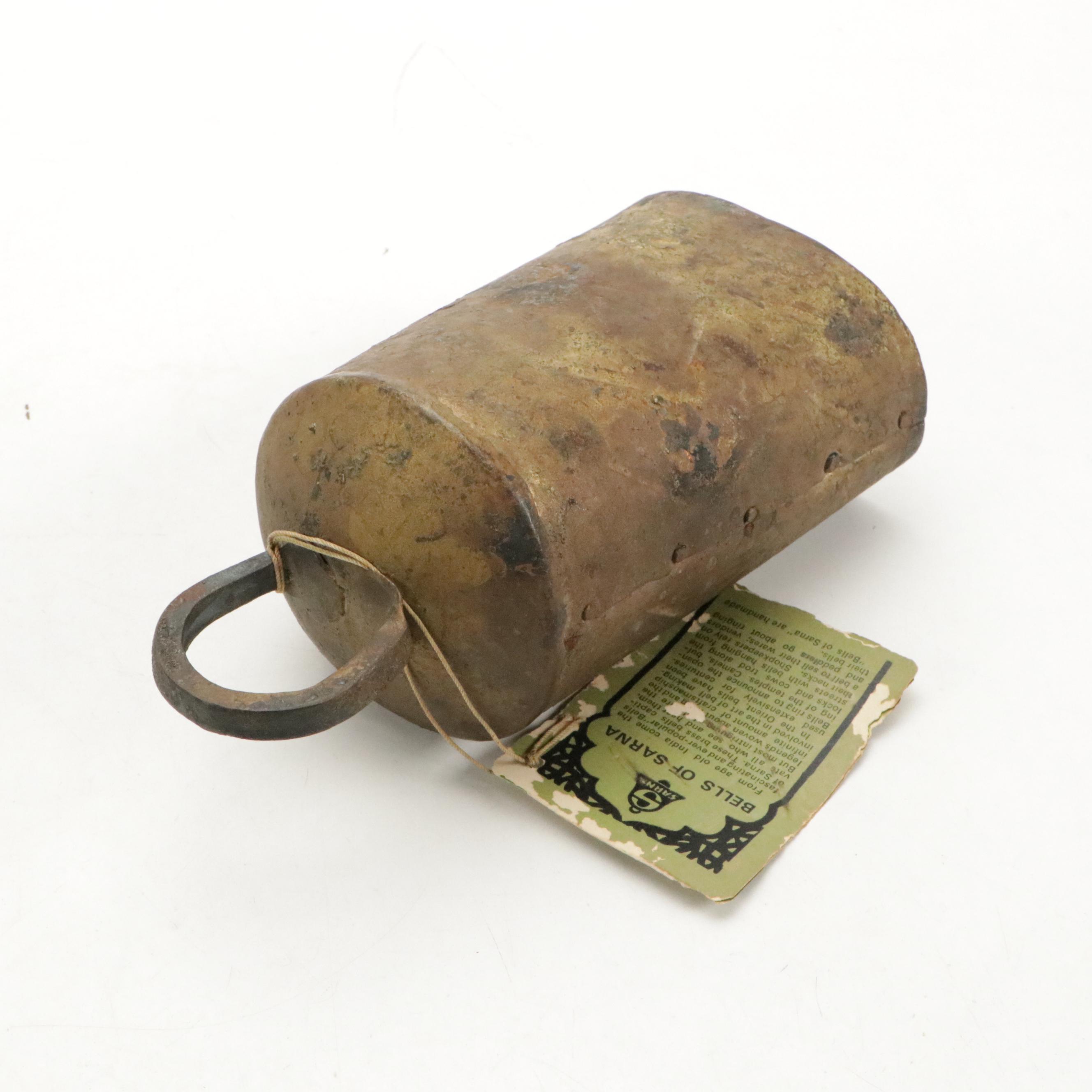 Kenyan Hand-Carved Giraffe Figurines with Sarna Bell