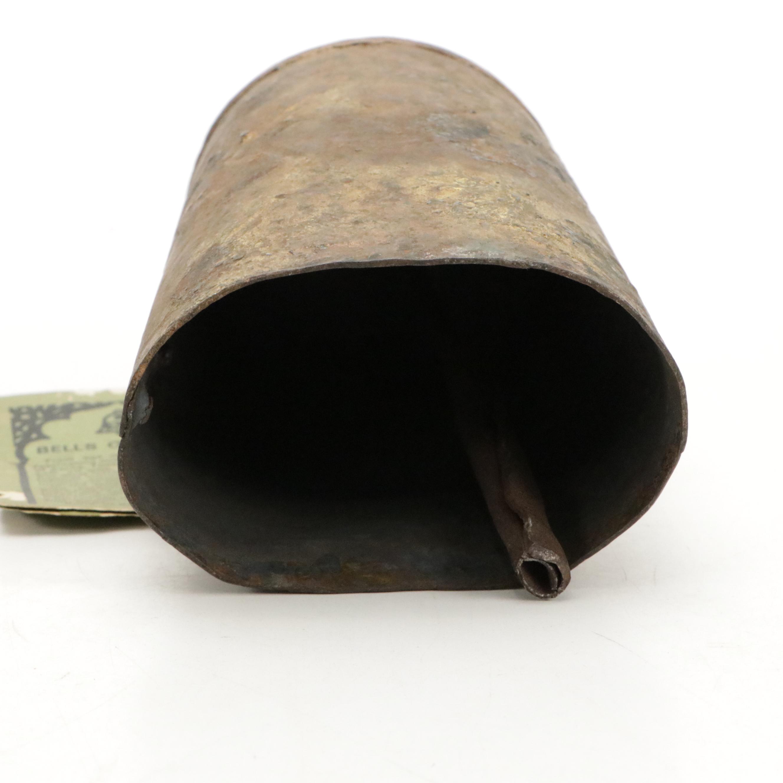 Kenyan Hand-Carved Giraffe Figurines with Sarna Bell