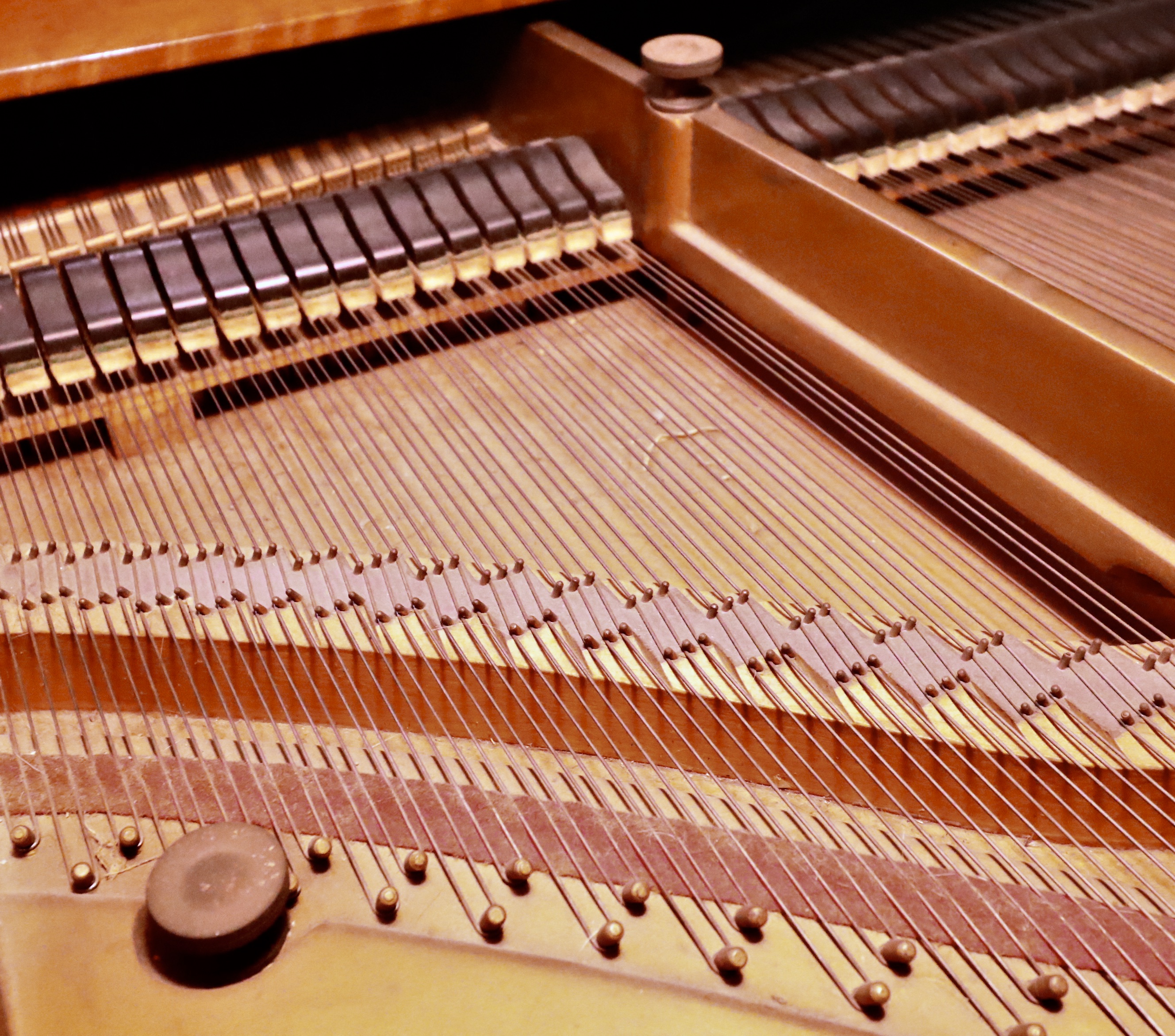 Gulbransen Super Scale Walnut Grand Piano