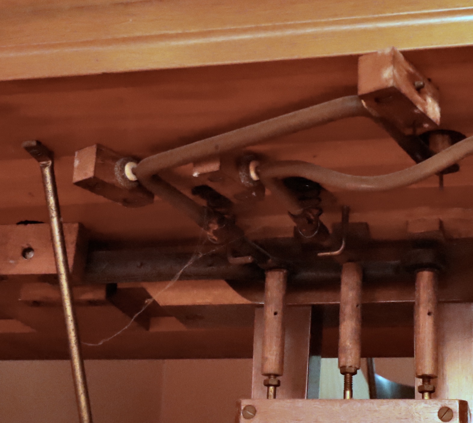 Gulbransen Super Scale Walnut Grand Piano