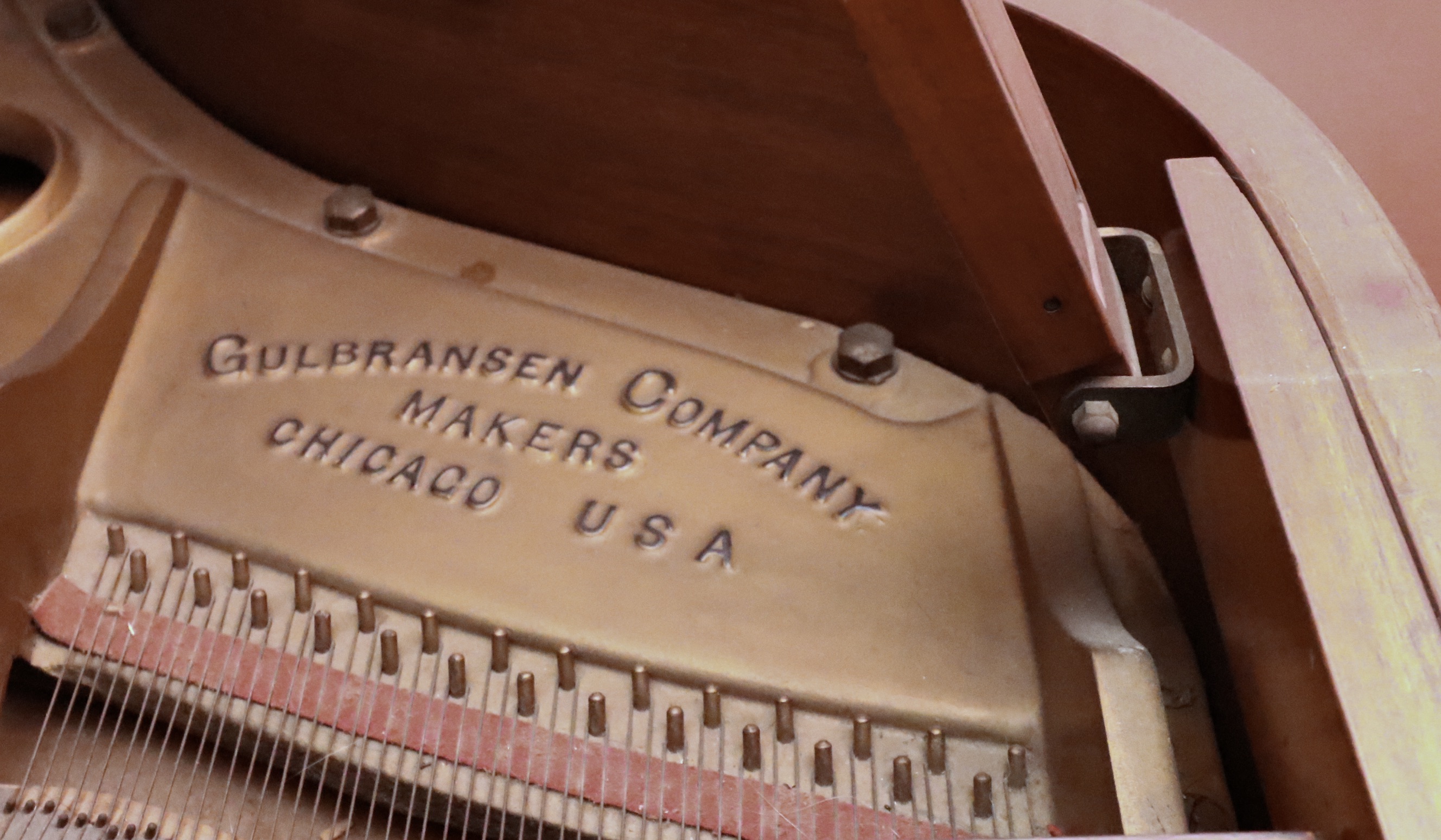 Gulbransen Super Scale Walnut Grand Piano