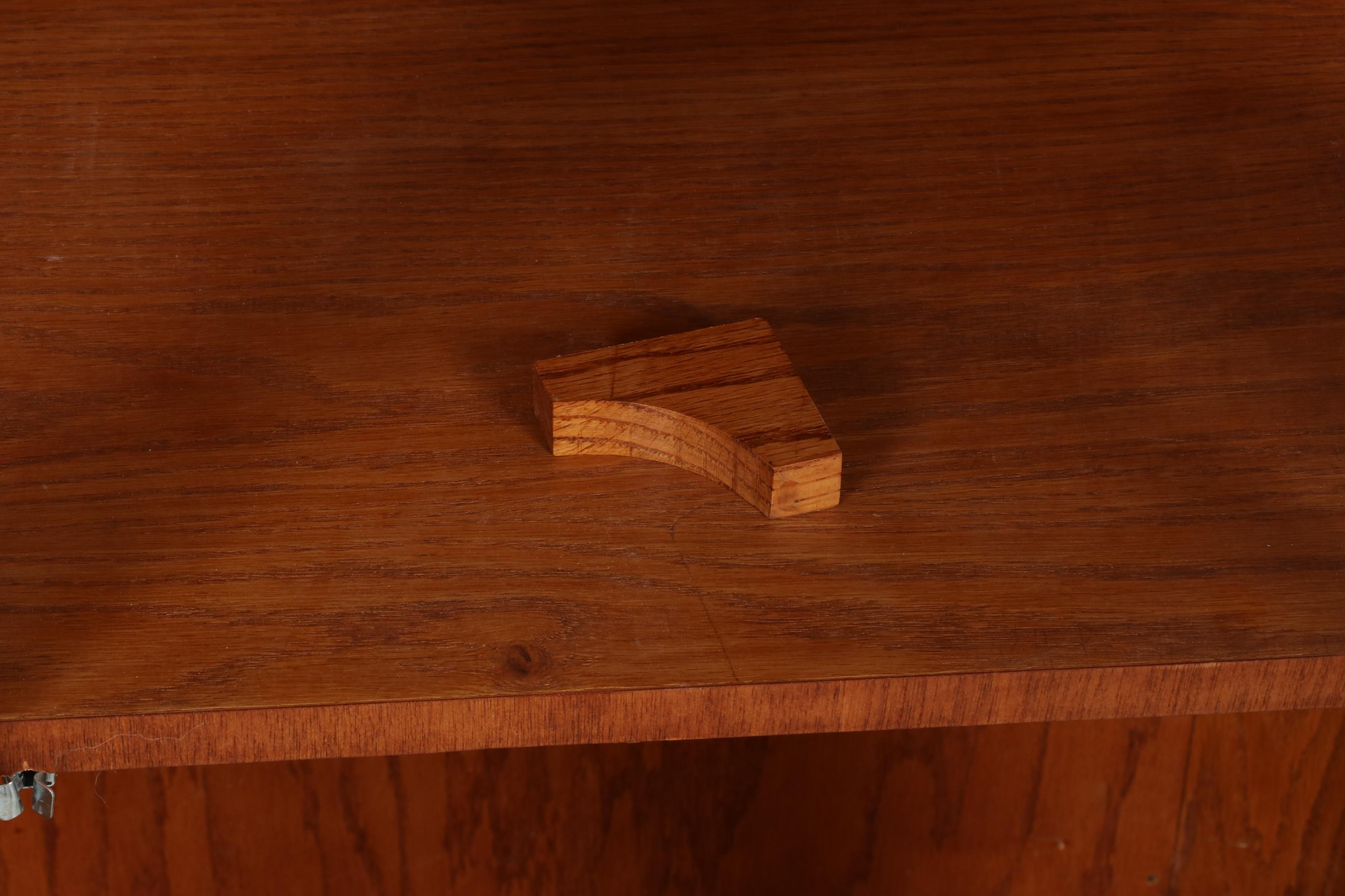 Arts & Crafts Style Oak Bookcase Cabinet