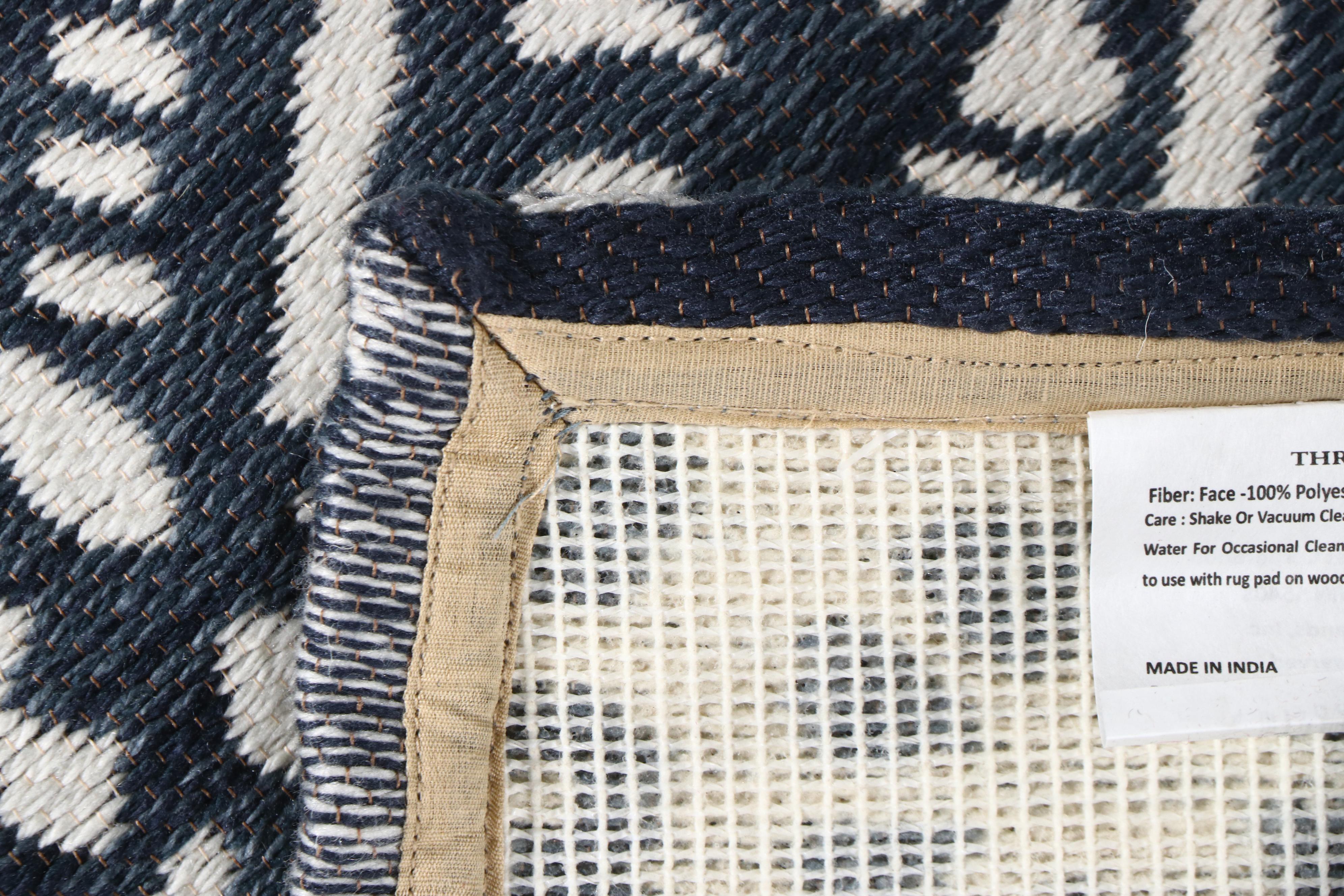 5'3 x 7'1 Machine Made Target Indigo and White Area Rug EBTH