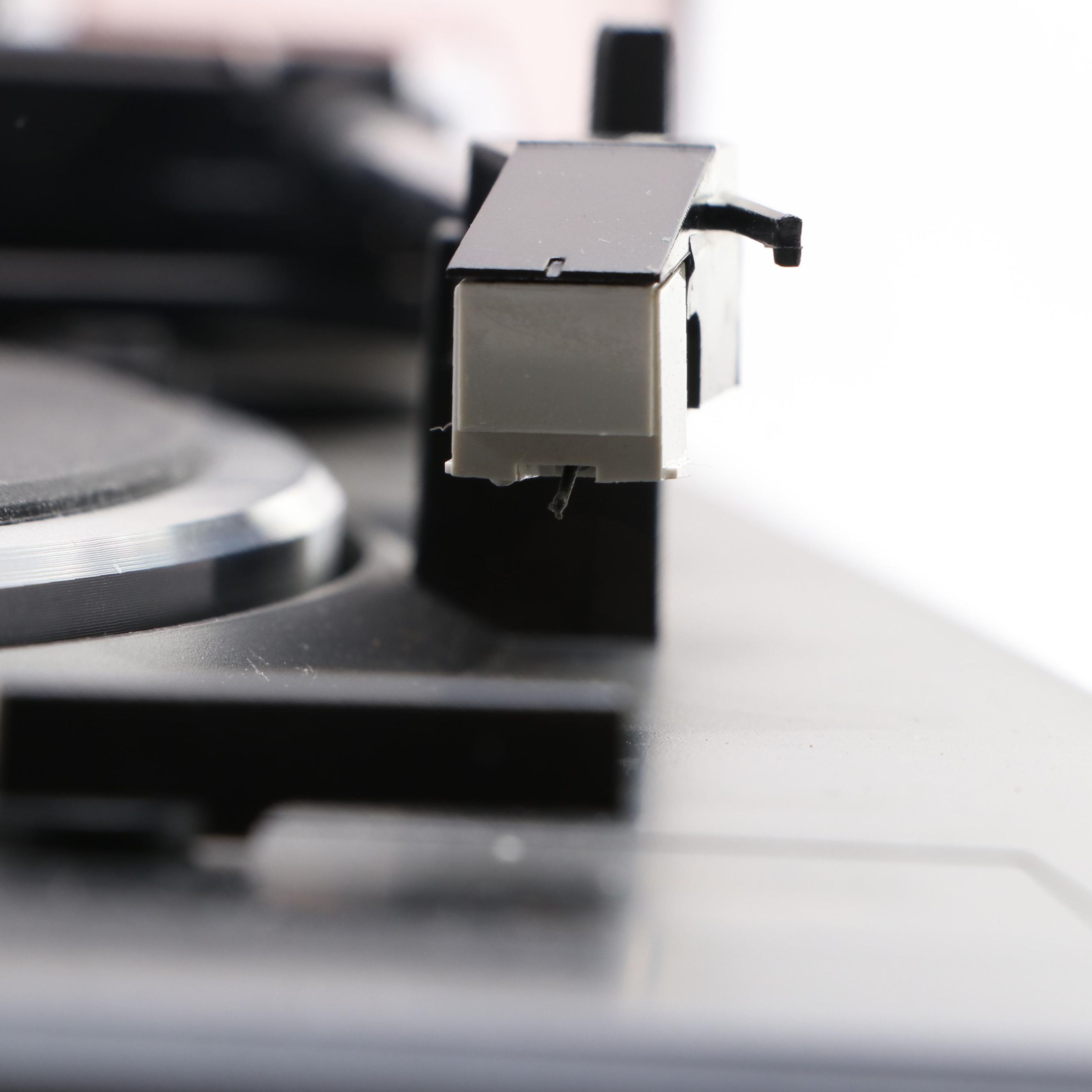 Denon Model DP-29F Automatic Turntable