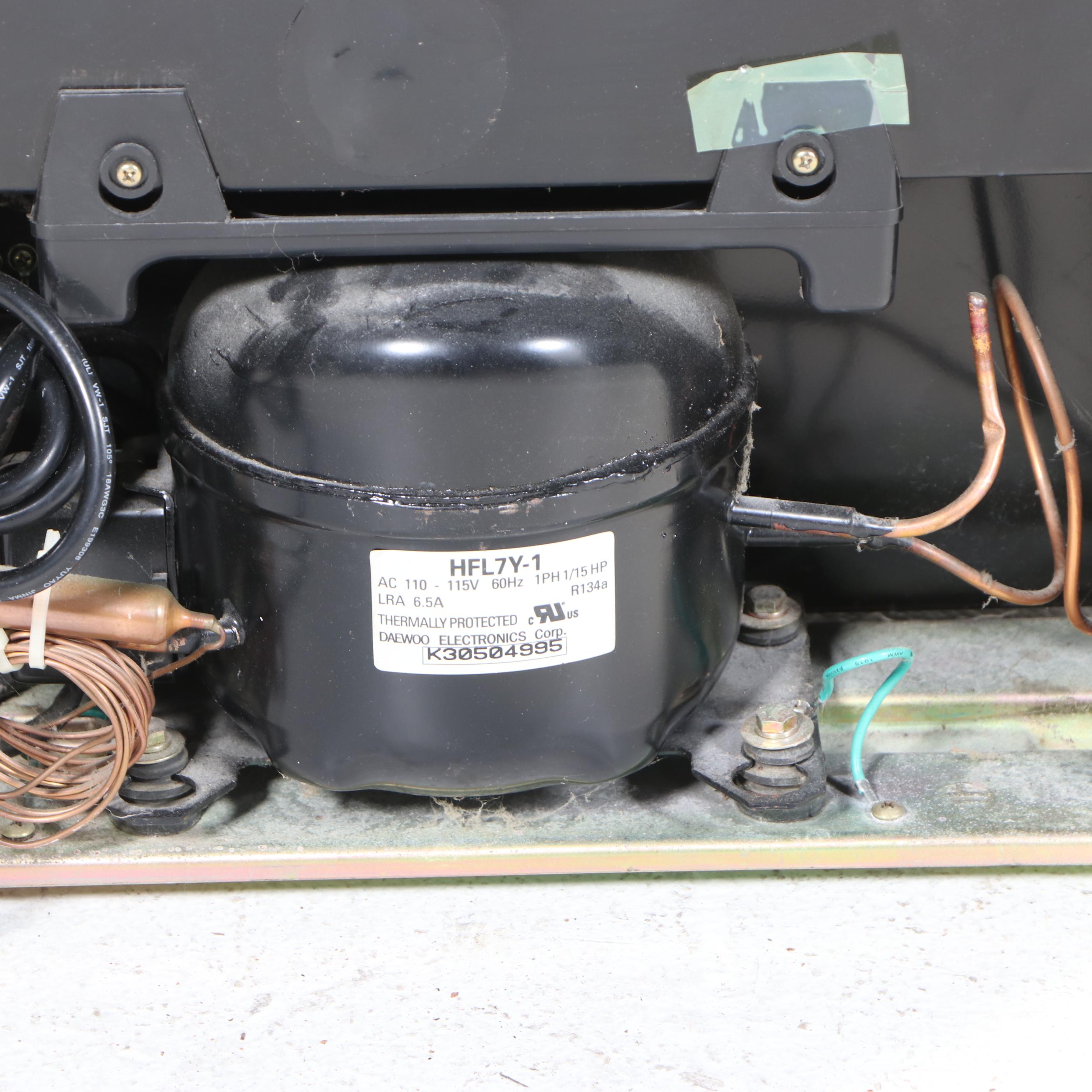 Avanti Mini Refrigerator