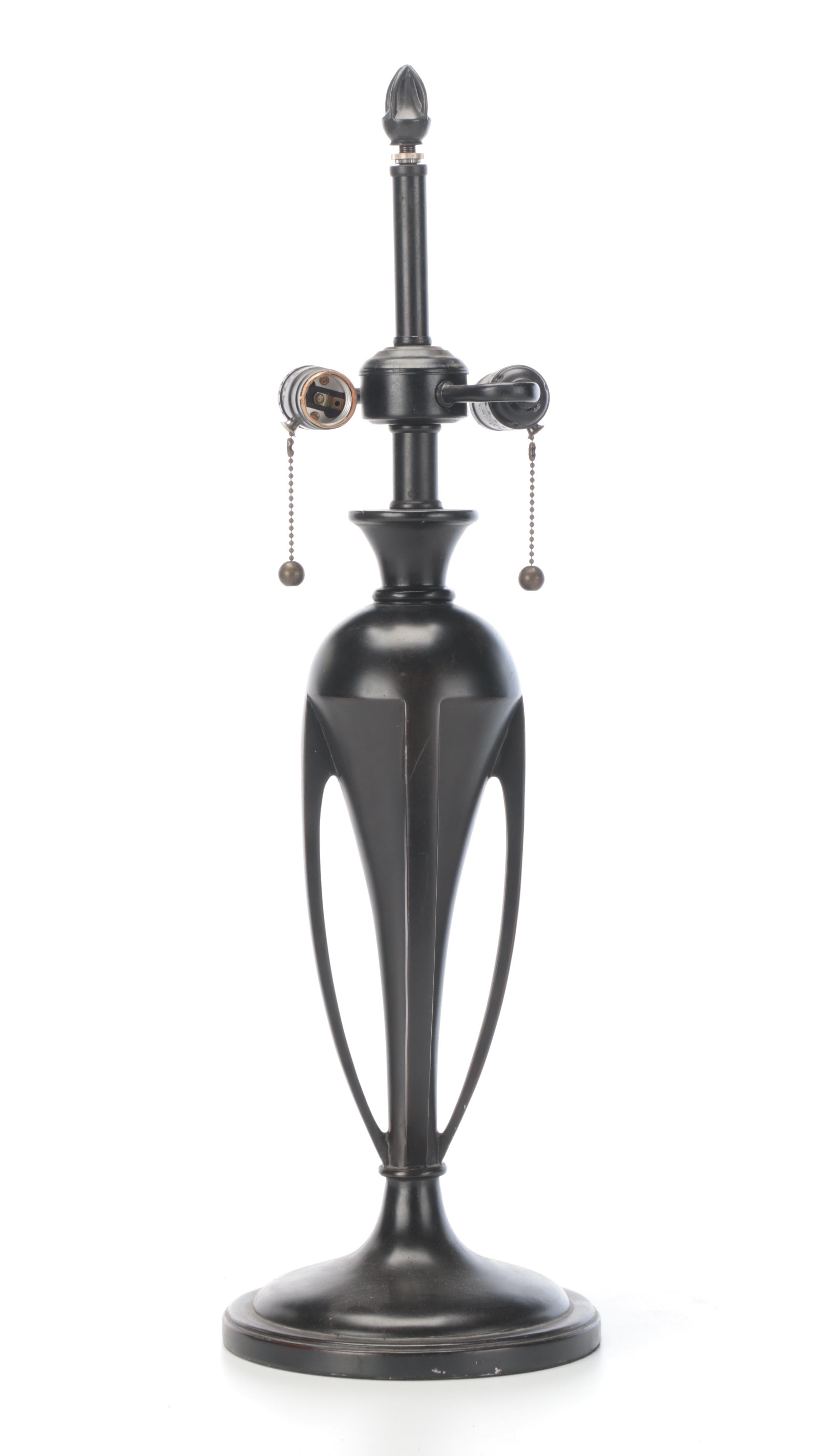 Quoizel Arts & Crafts Style Table Lamp with Stained Glass Shade