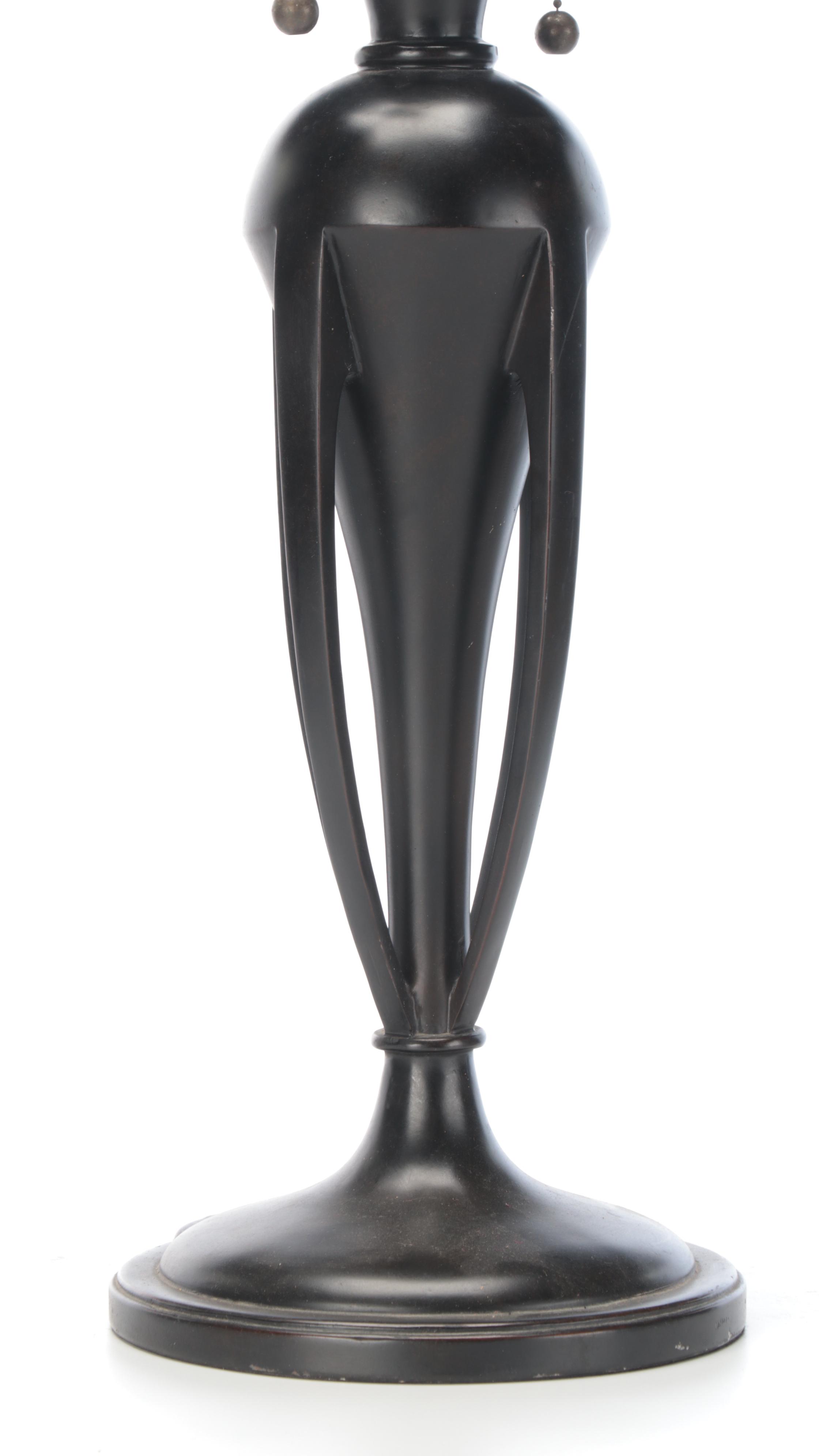 Quoizel Arts & Crafts Style Table Lamp with Stained Glass Shade