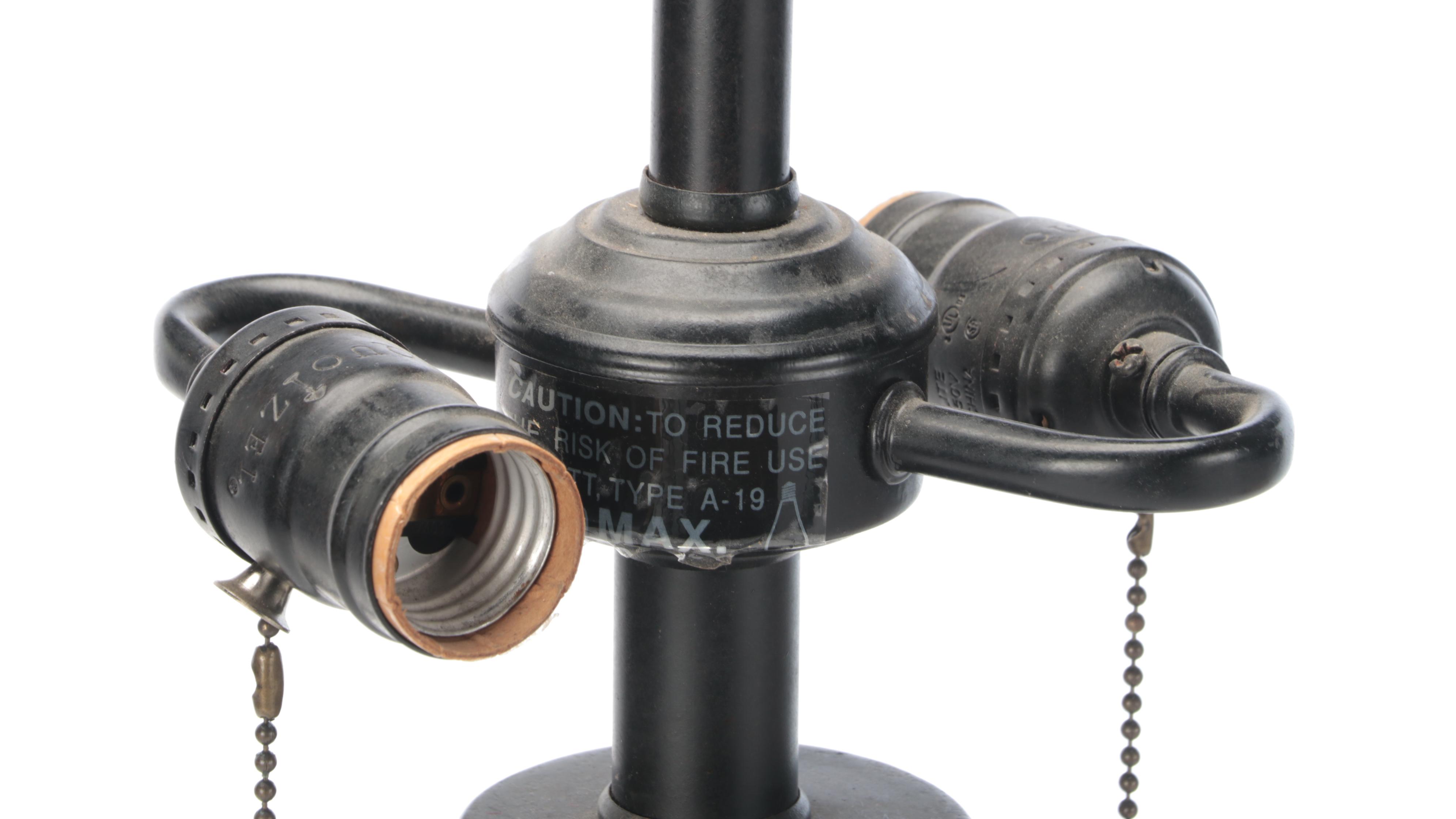 Quoizel Arts & Crafts Style Table Lamp with Stained Glass Shade