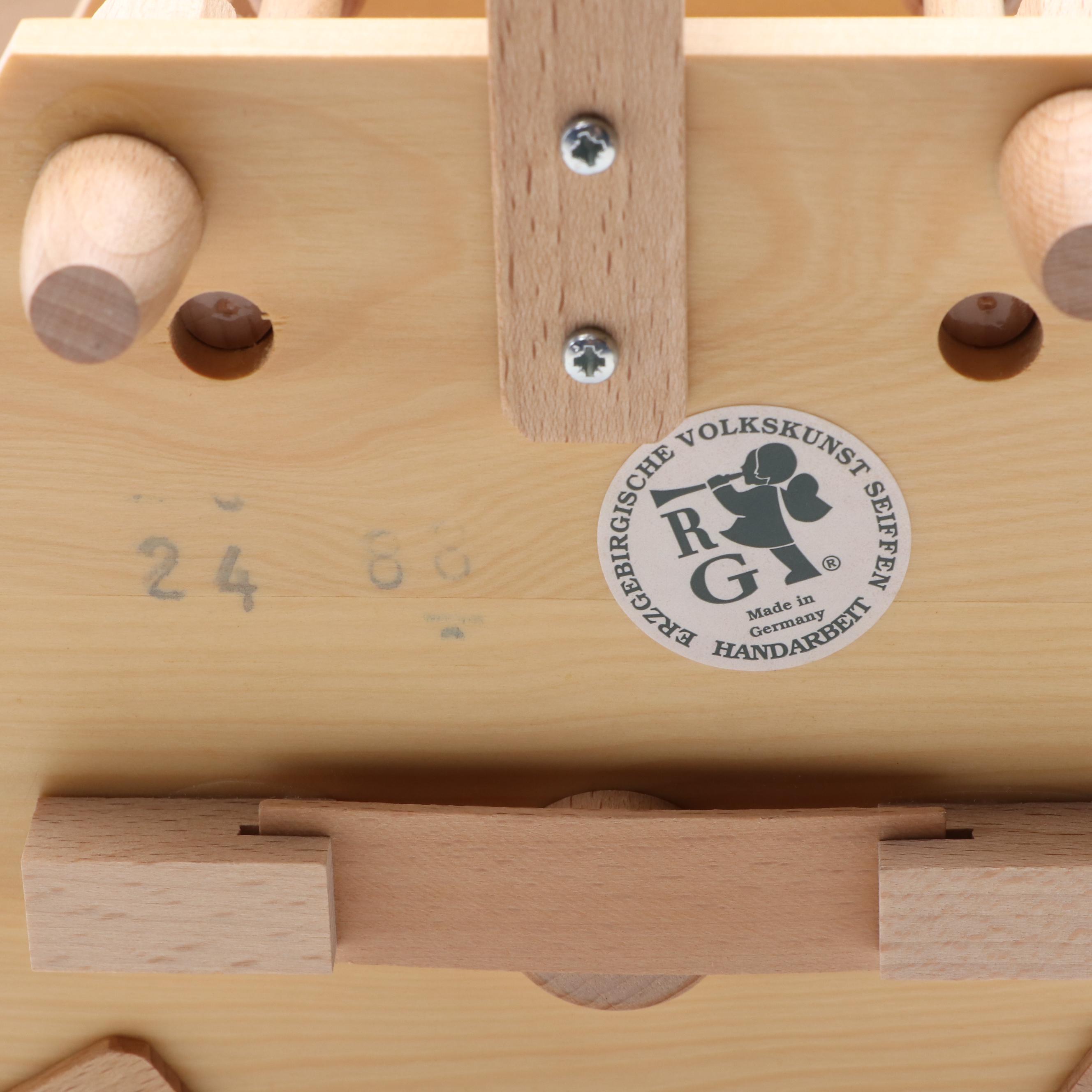 Erzgebirgische Volkskunst Seiffen Wooden Christmas Pyramid