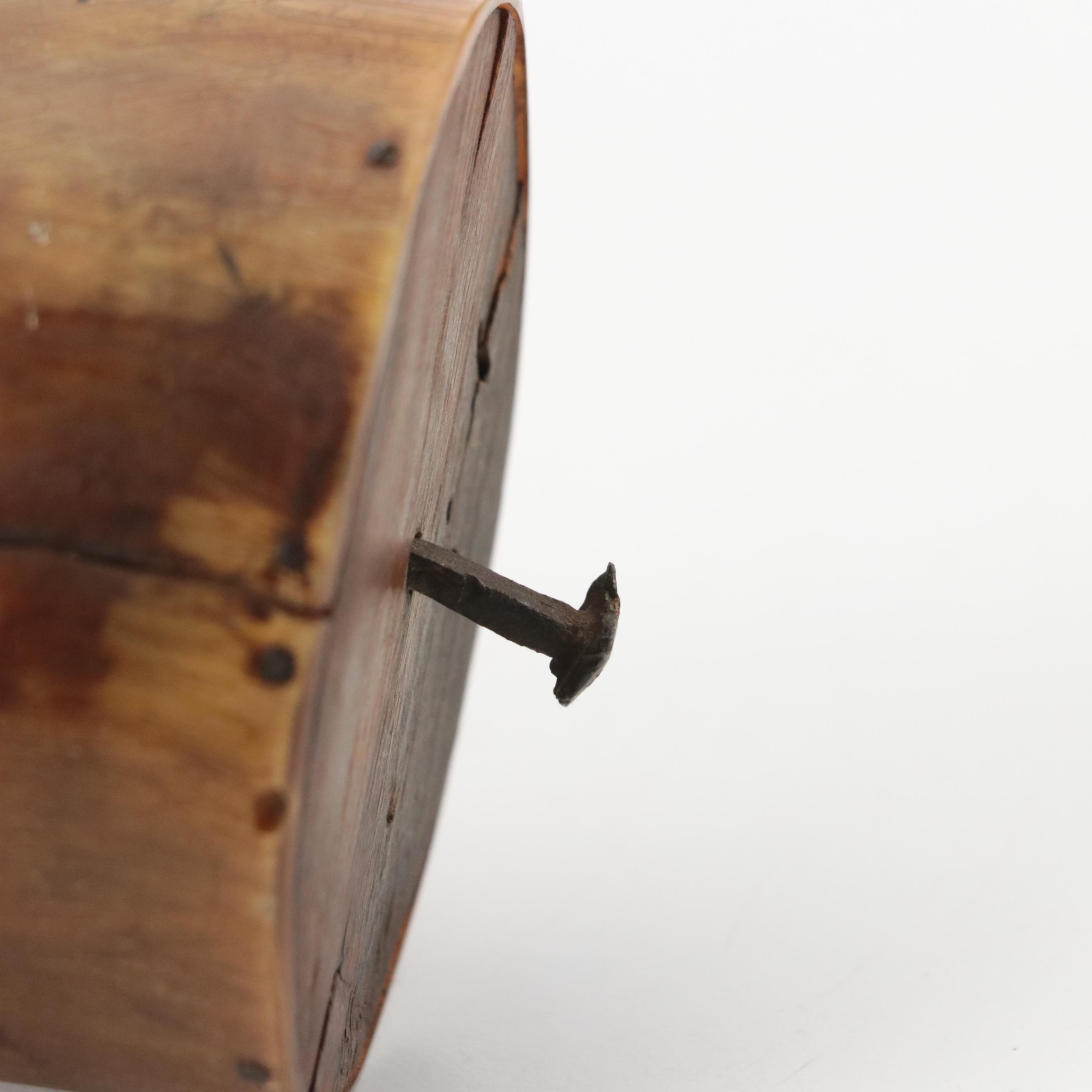 Gun Powder Horn with Engraved Design