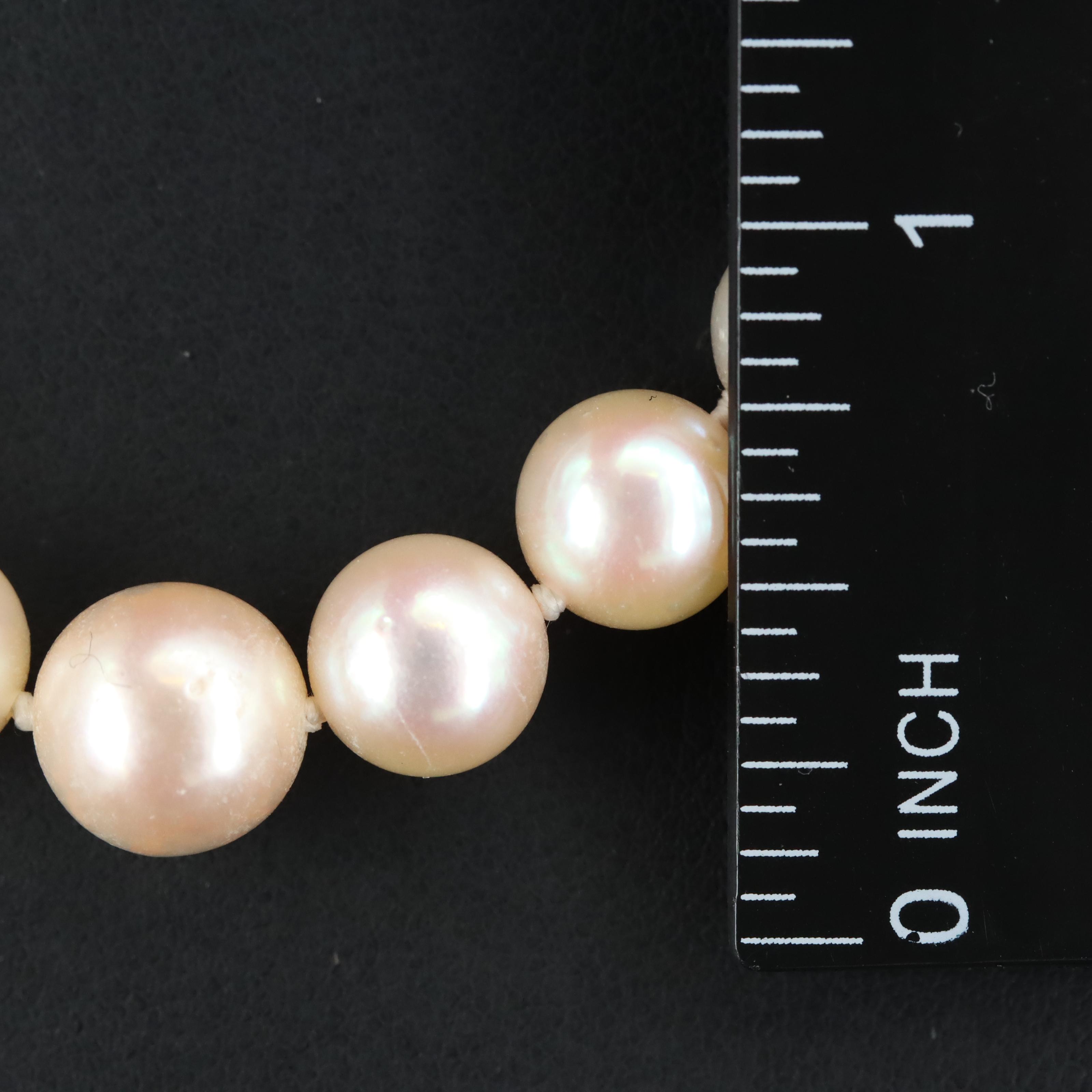 Graduated Pearl Necklace with 18K Clasp