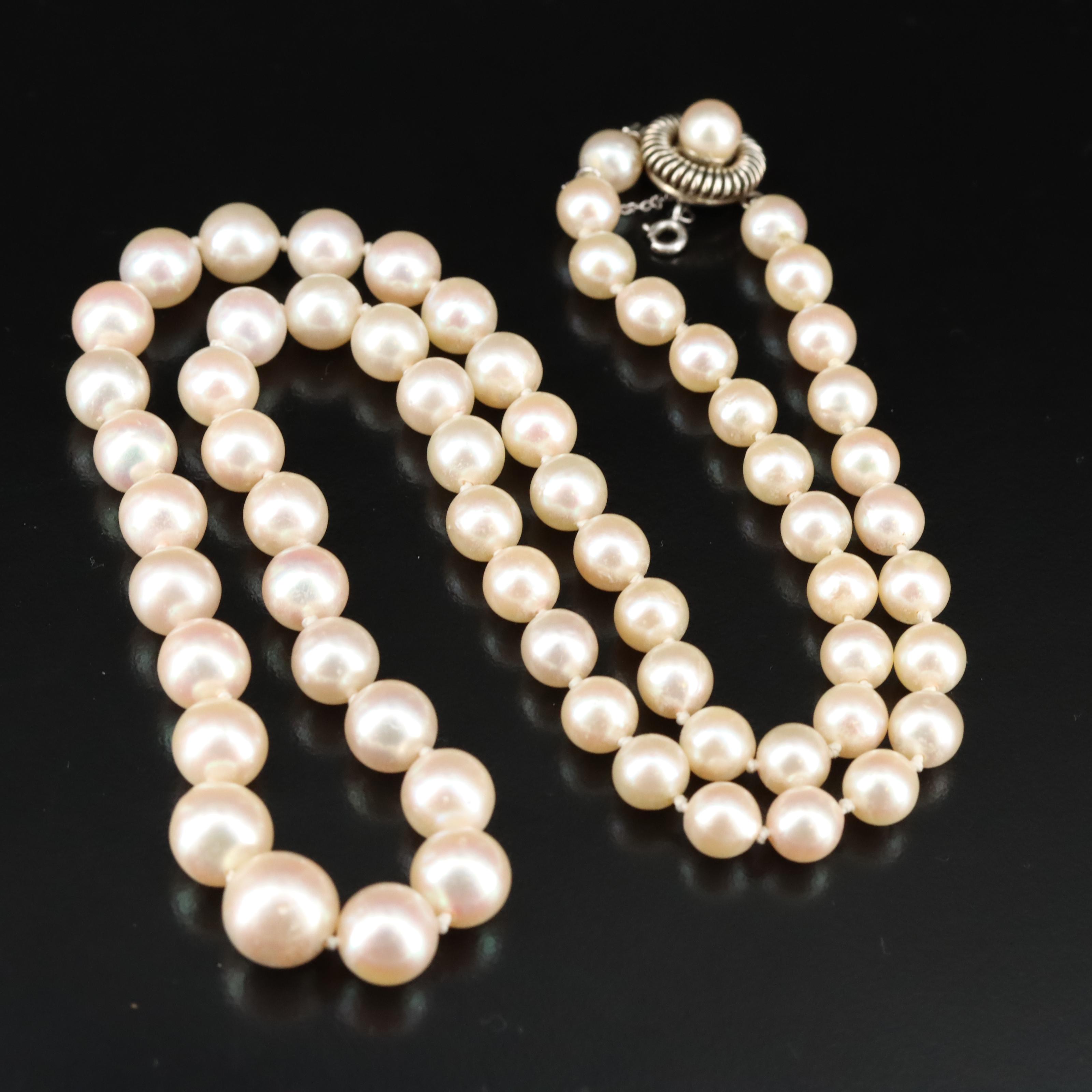 Graduated Pearl Necklace with 18K Clasp
