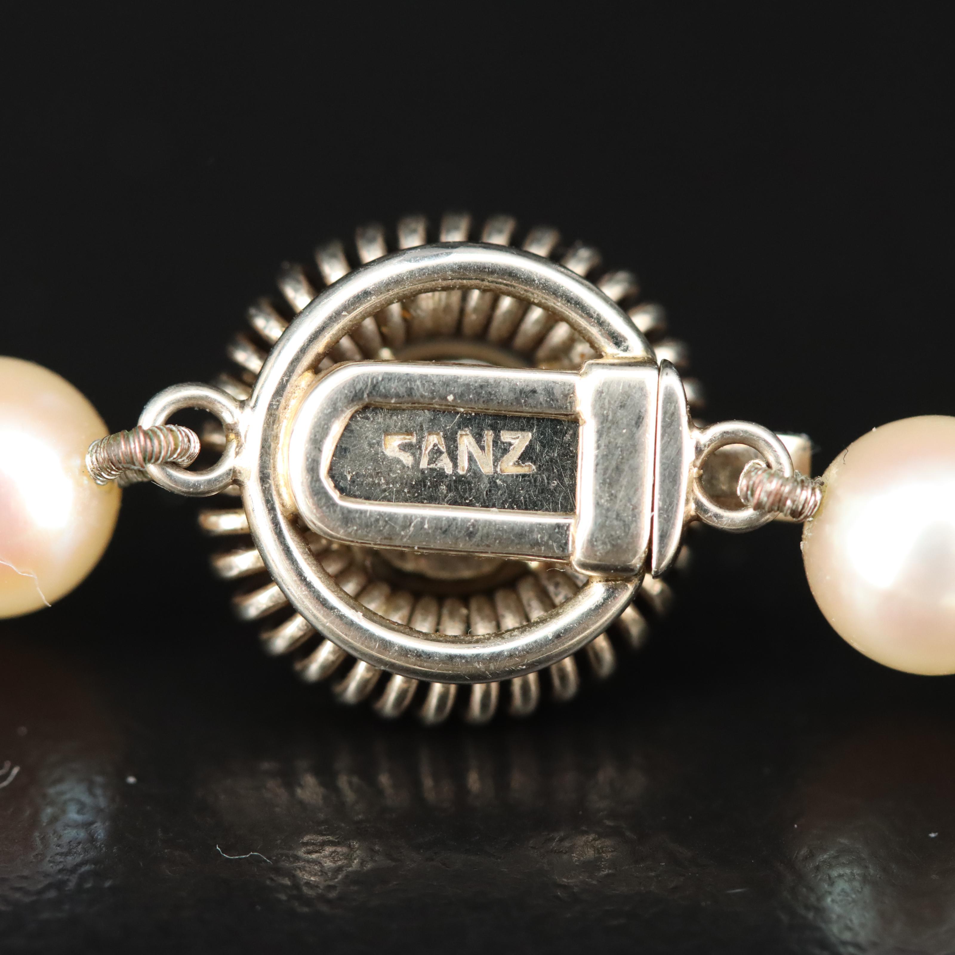 Graduated Pearl Necklace with 18K Clasp