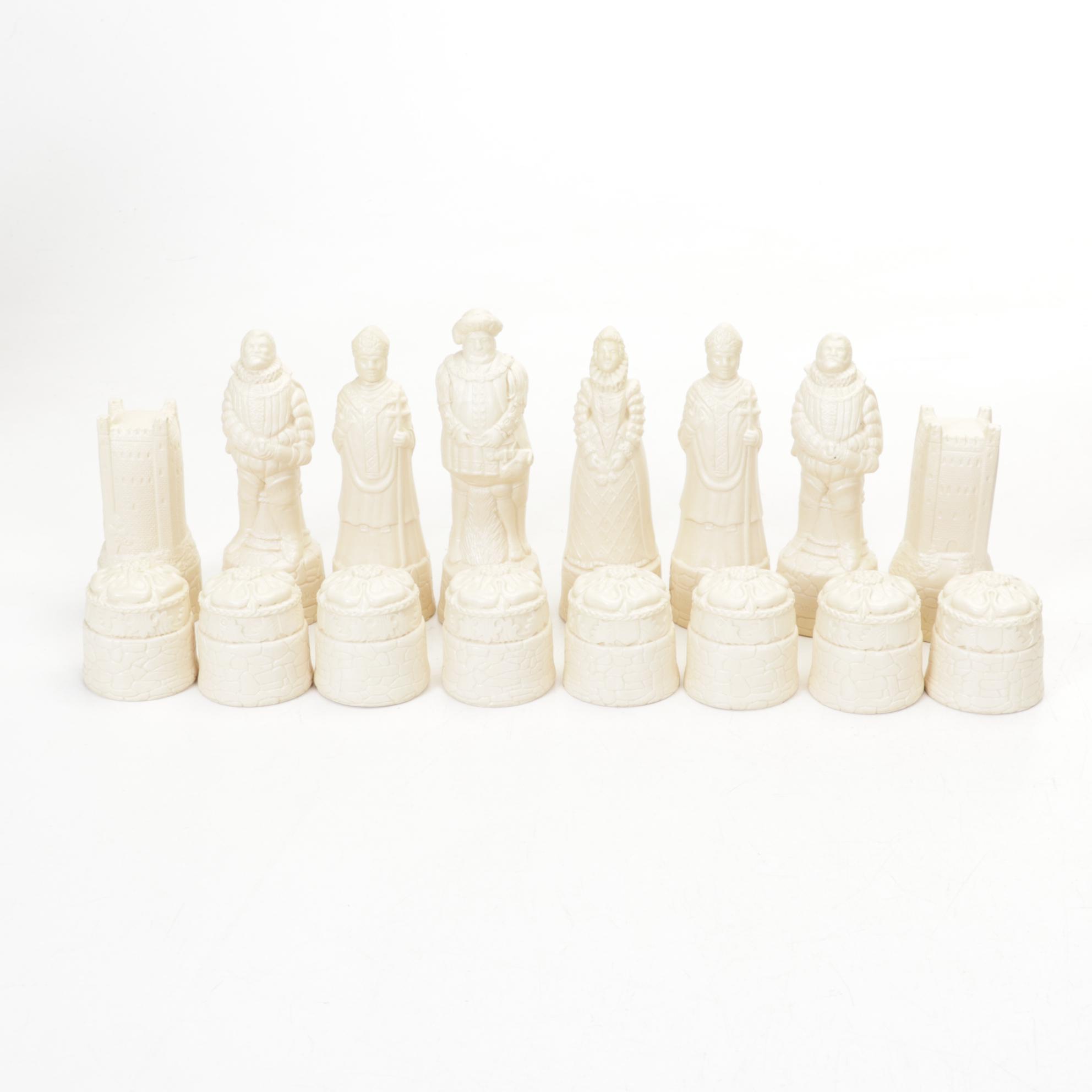 Berkeley "Scottish Heritage" Chess Set and Novelty British Royalty Chess Set