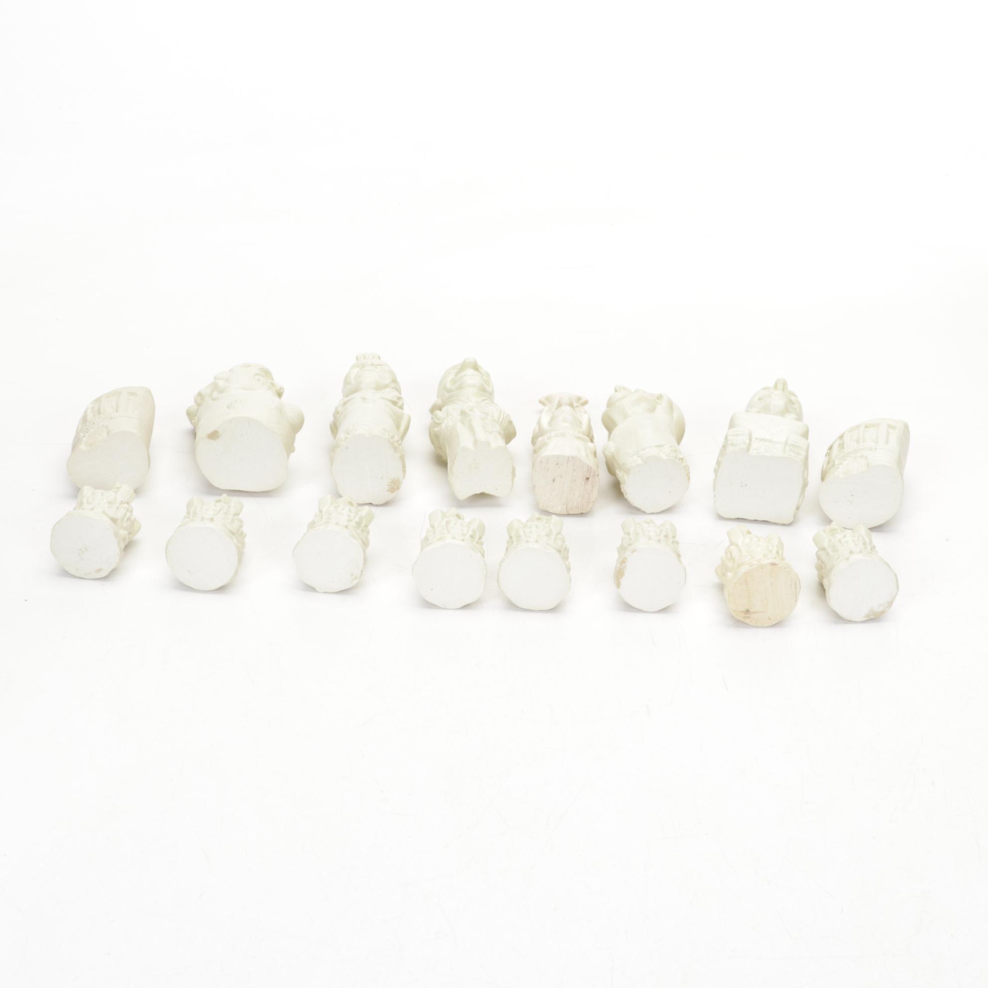 Berkeley "Scottish Heritage" Chess Set and Novelty British Royalty Chess Set