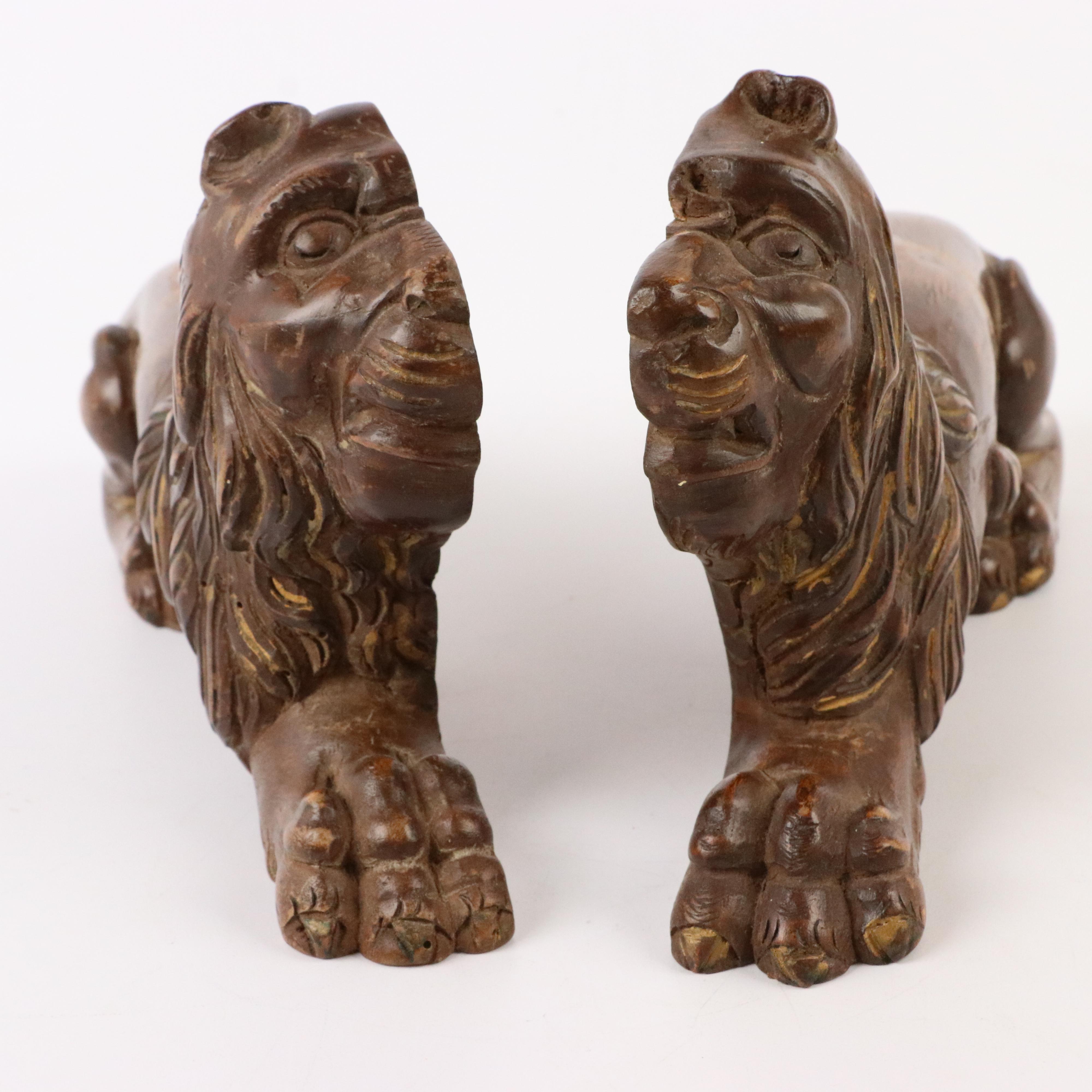 Carved Wood Lion Figural Wall Décor, Mid-20th Century