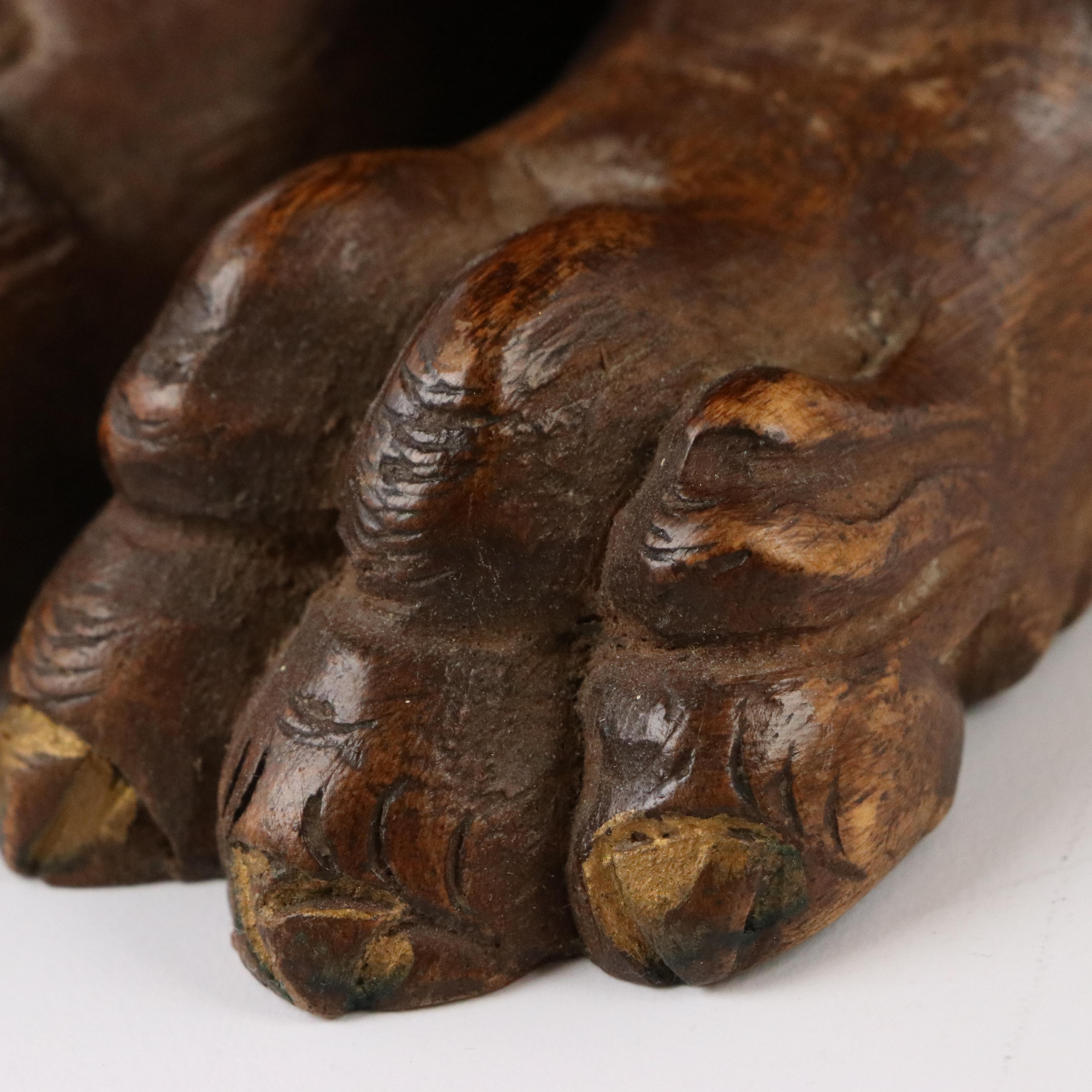 Carved Wood Lion Figural Wall Décor, Mid-20th Century