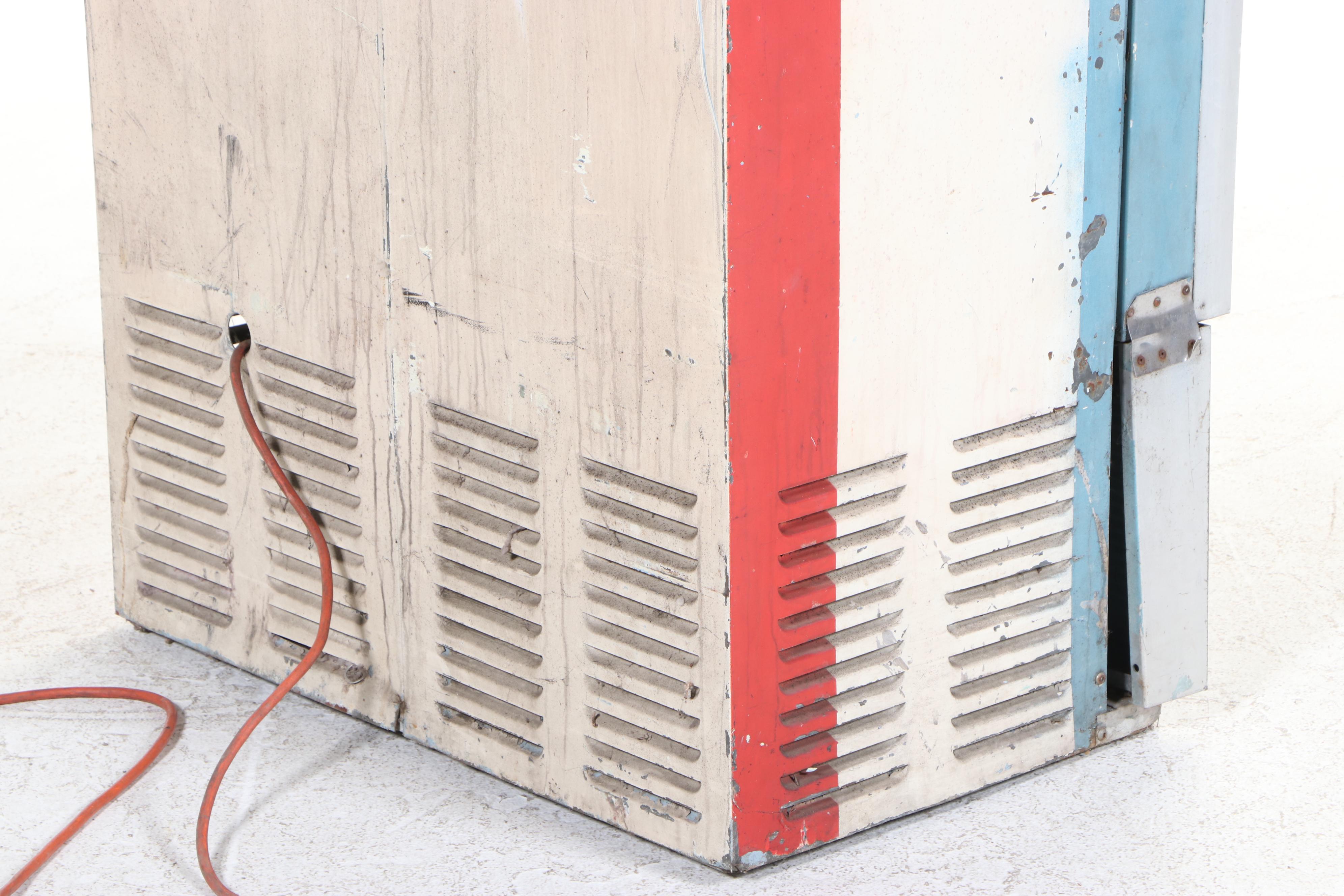 LaCrosse Pepsi Vending Machine, Mid20th Century EBTH