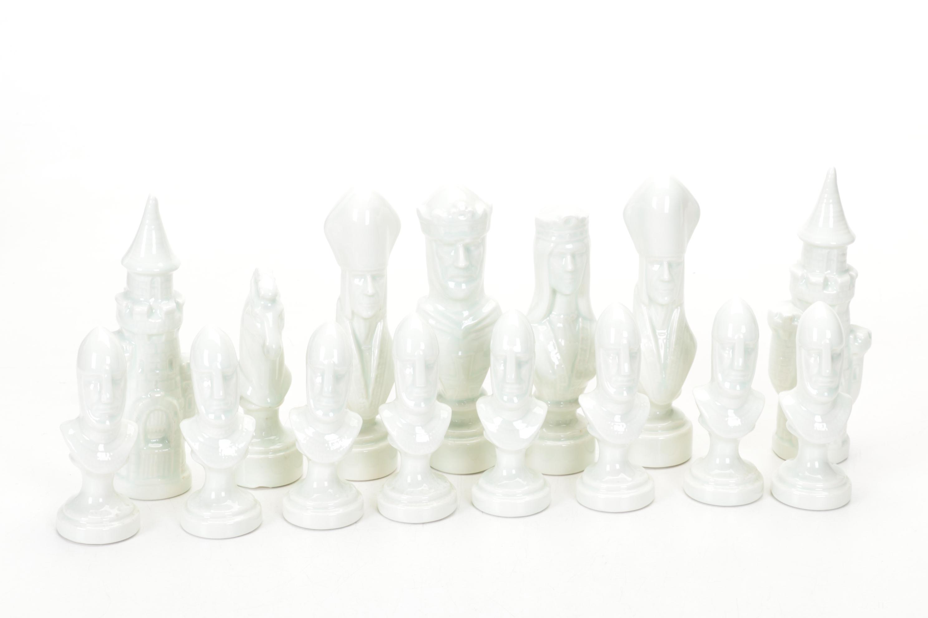 Scioto Medieval Chess Set in Iridescent White & Tan With Nautical Set and Board