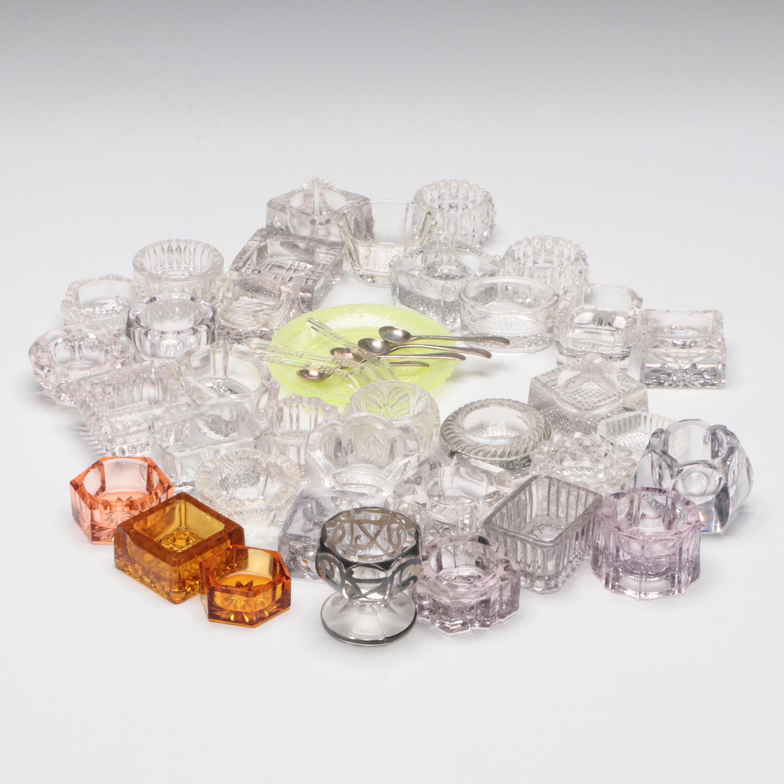 Uranium Crackle Glass Souvenir Coaster with Salt Cellars and Spoons