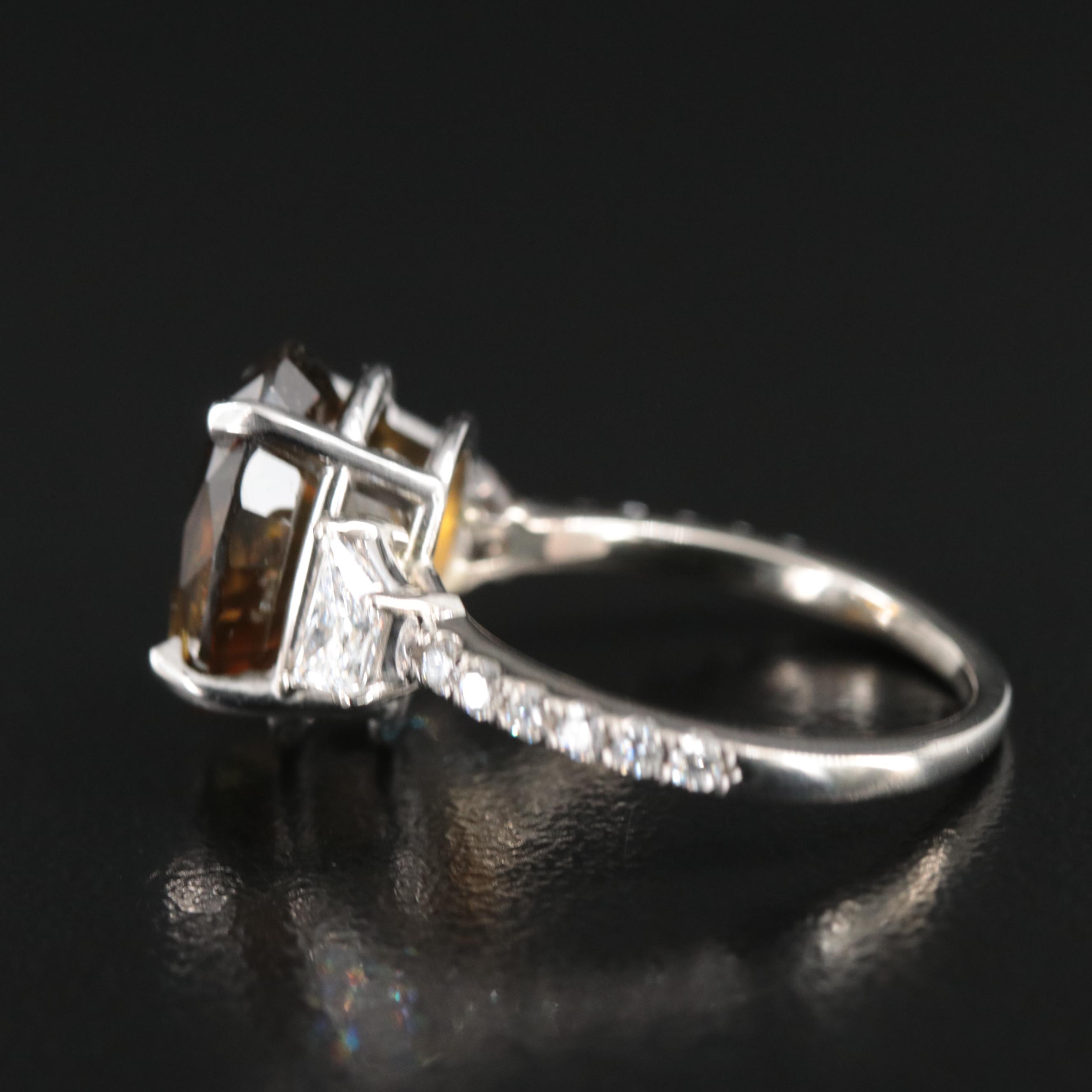 18K 5.68 CT Sri Lankan Alexandrite and Diamond Ring with GIA Report