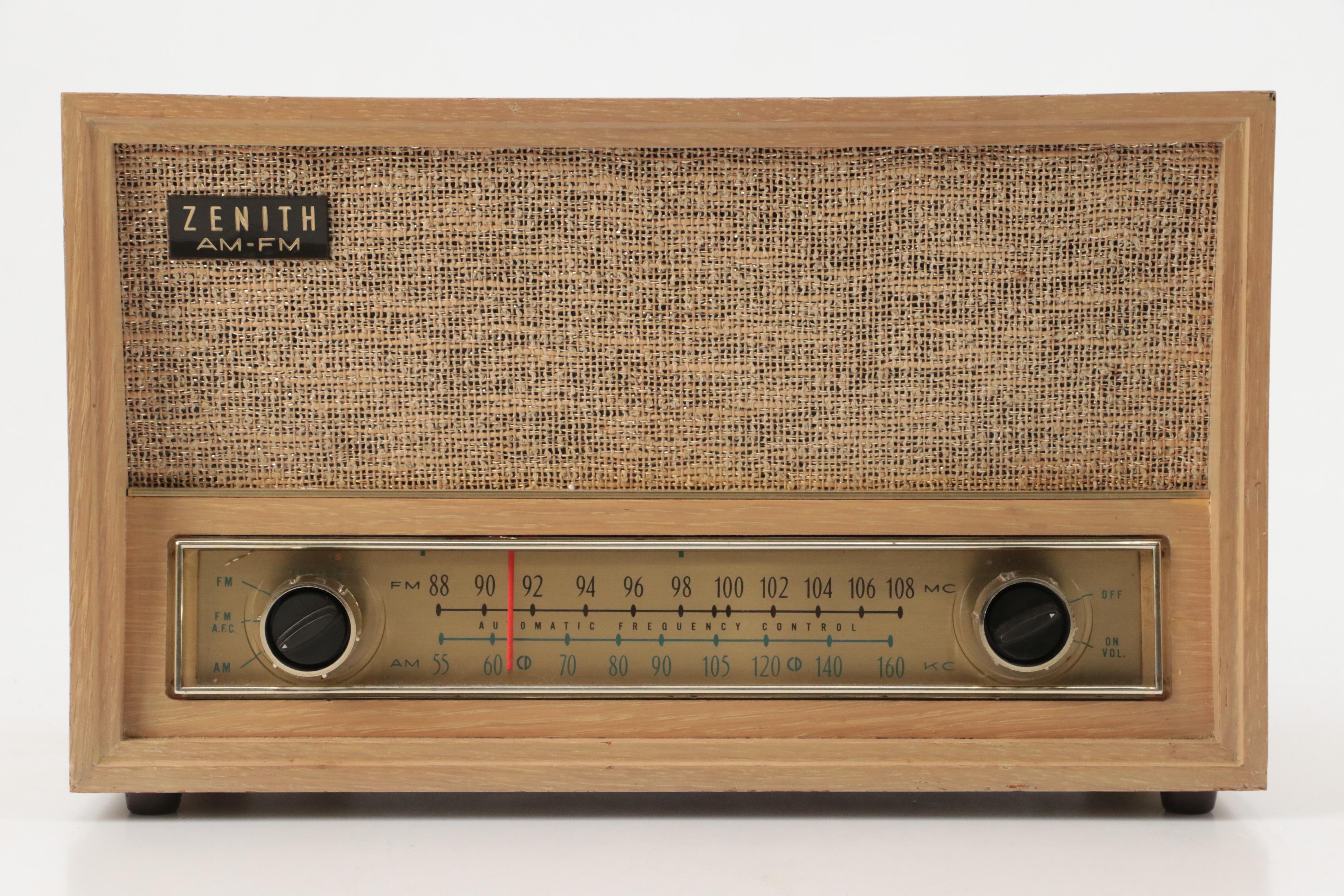 Zenith Radio Corporation AM/FM Long Distance Radio, Mid-20th Century