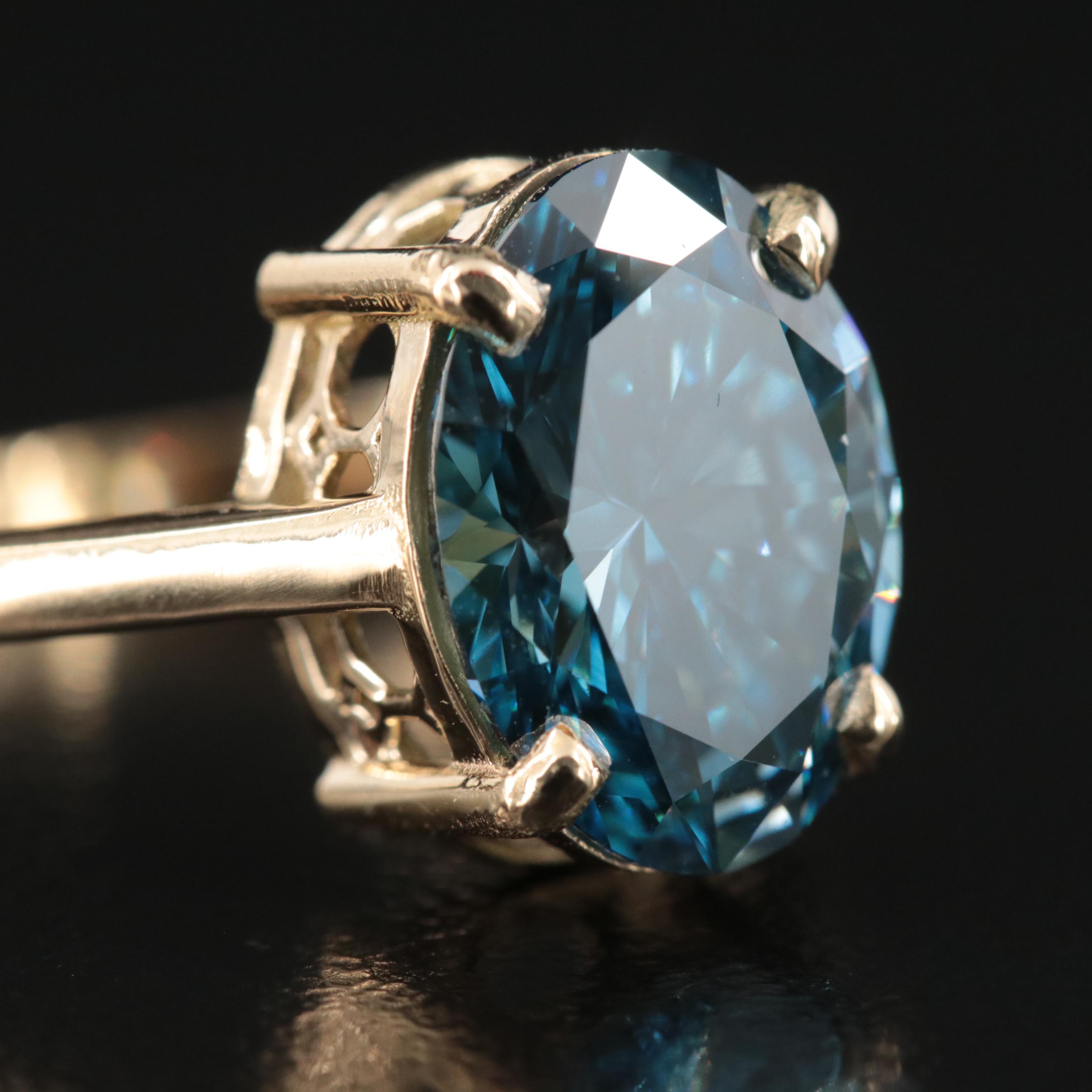 18K 3.38 CT (Origin Undetermined) Fancy Dark Blue Diamond Solitaire Ring