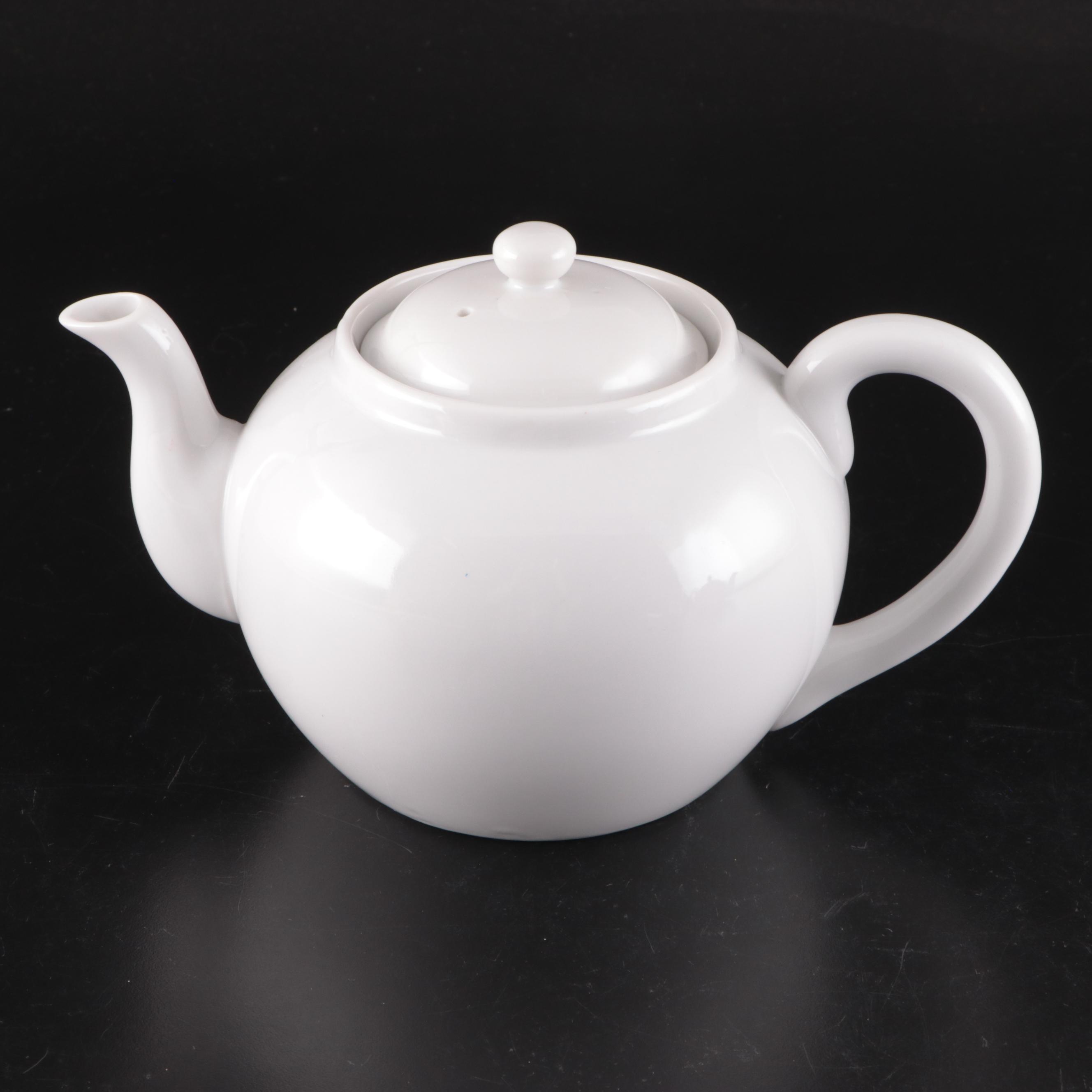 Porcelana Veracruz Teapot with Infuser with Other White Ceramic Teapot
