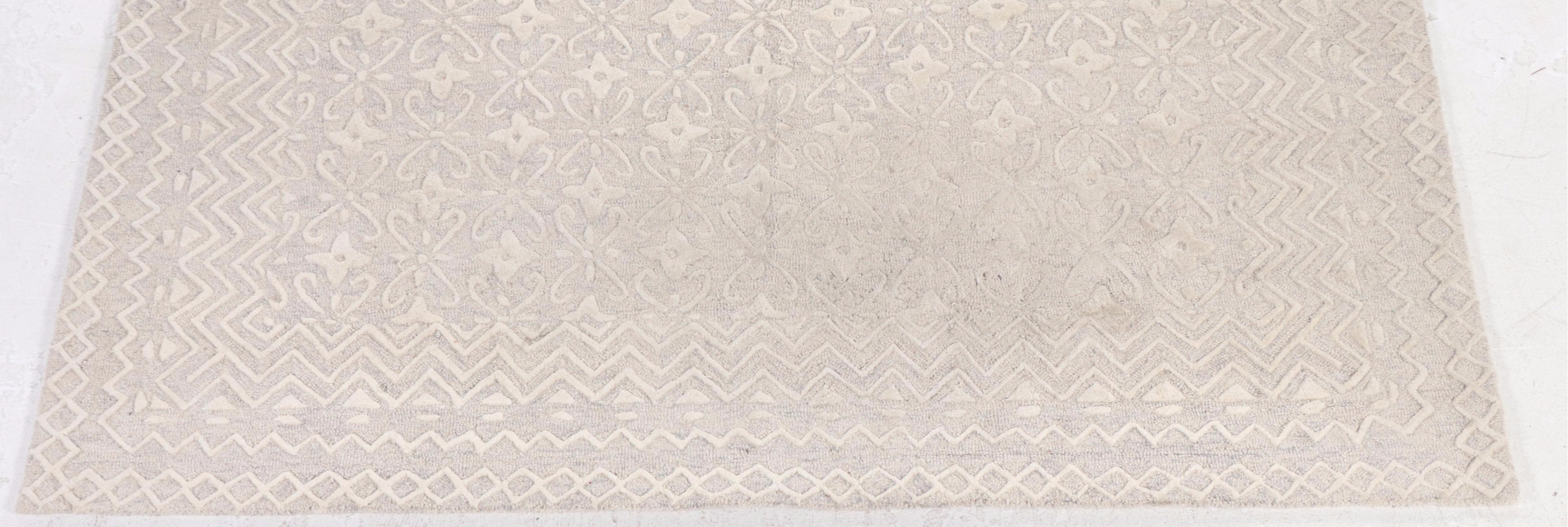 7'9 x 9'11 Machine Made Contemporary Area Rug