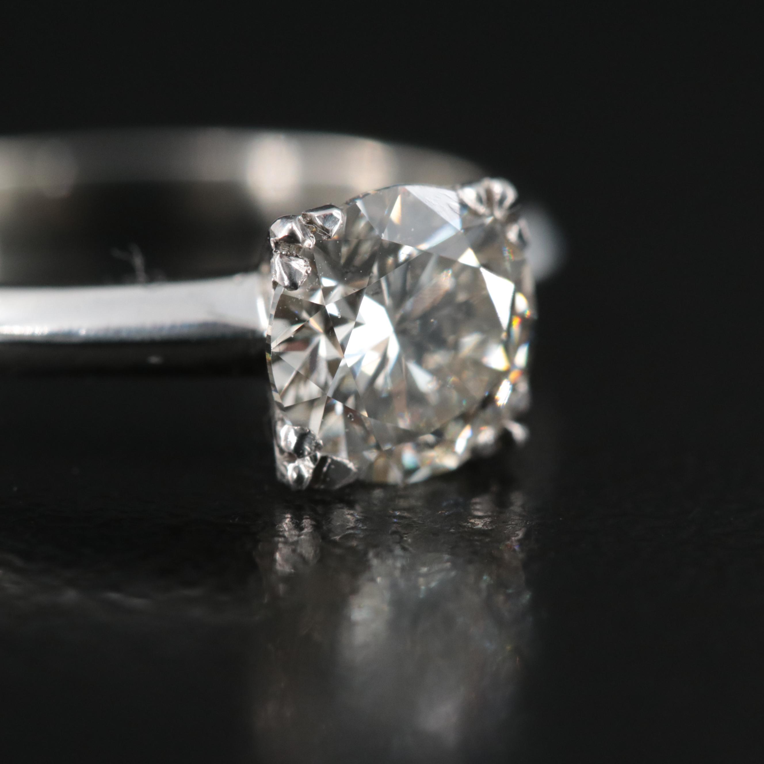 18K 1.00 CT Diamond Solitaire Ring with (Origin Undetermined) Center Diamond