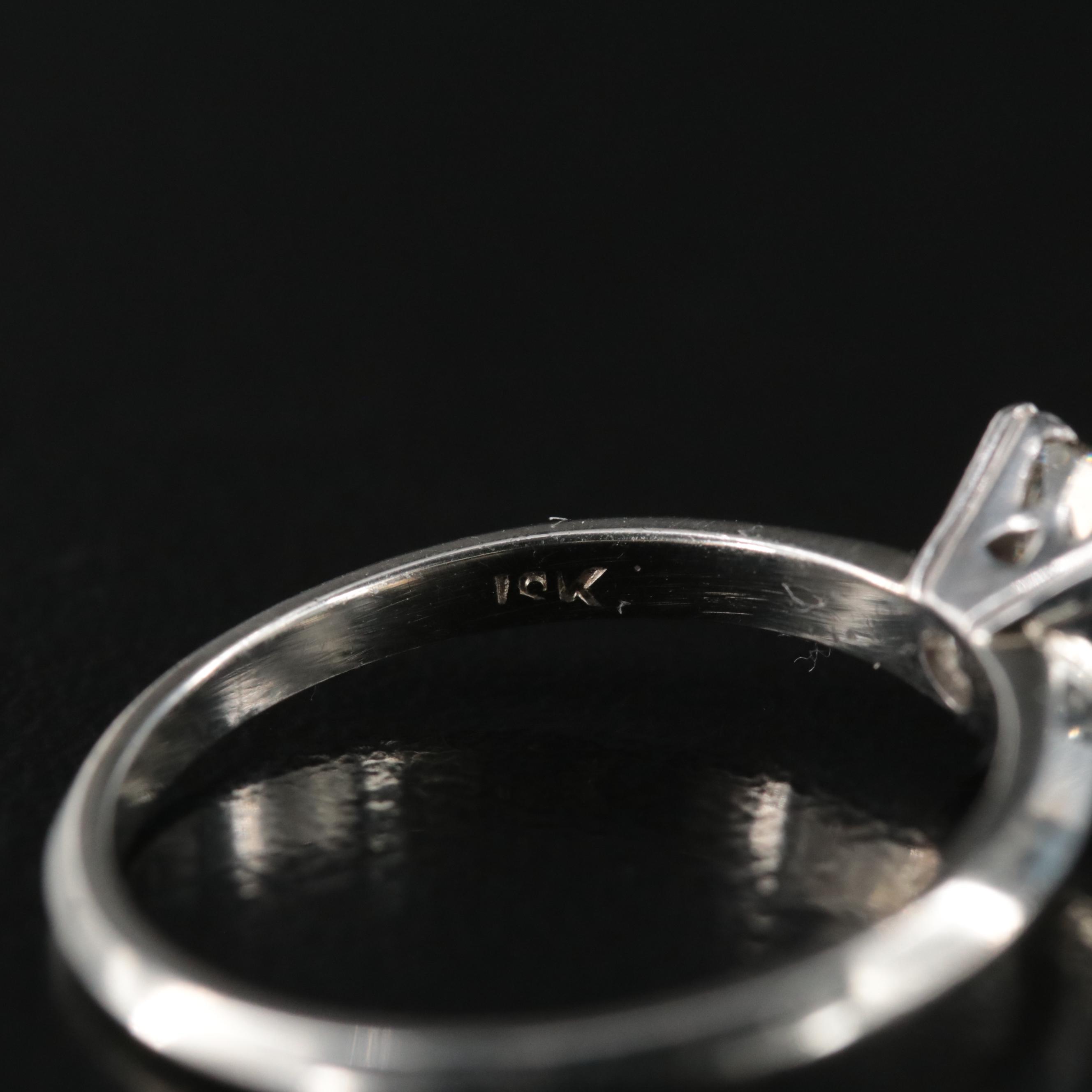 18K 1.00 CT Diamond Solitaire Ring with (Origin Undetermined) Center Diamond