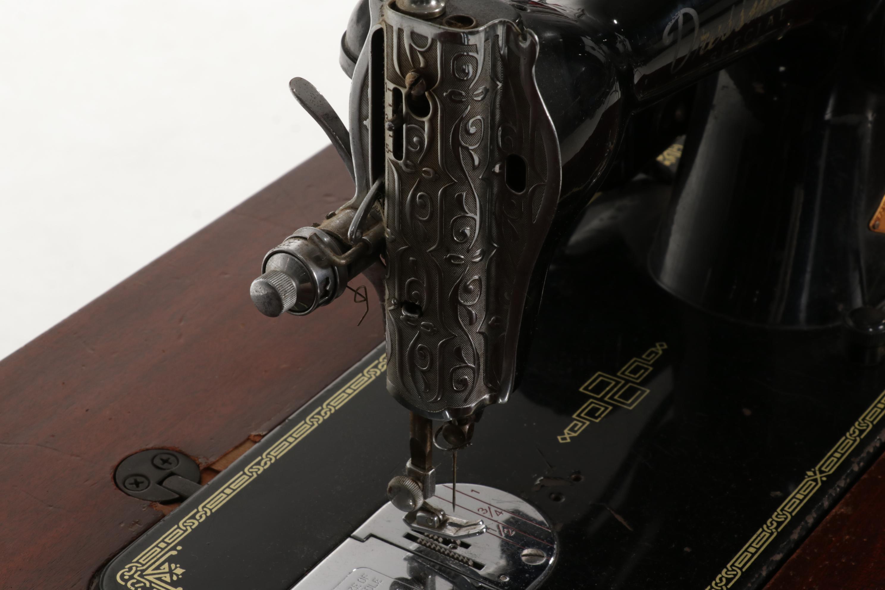 Dressmaker Special "De Luxe" Sewing Machine in Mahogany Cabinet