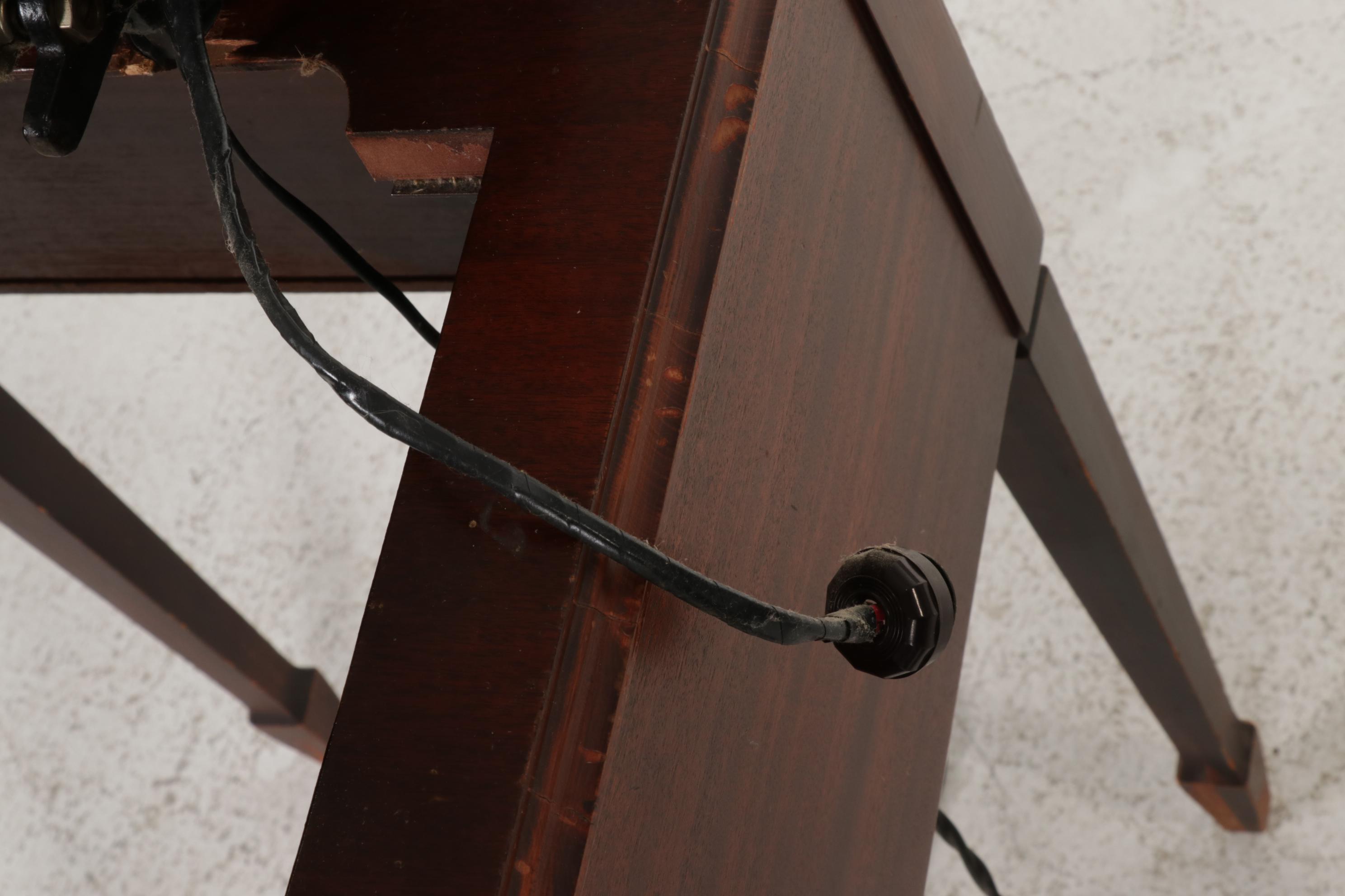 Dressmaker Special "De Luxe" Sewing Machine in Mahogany Cabinet