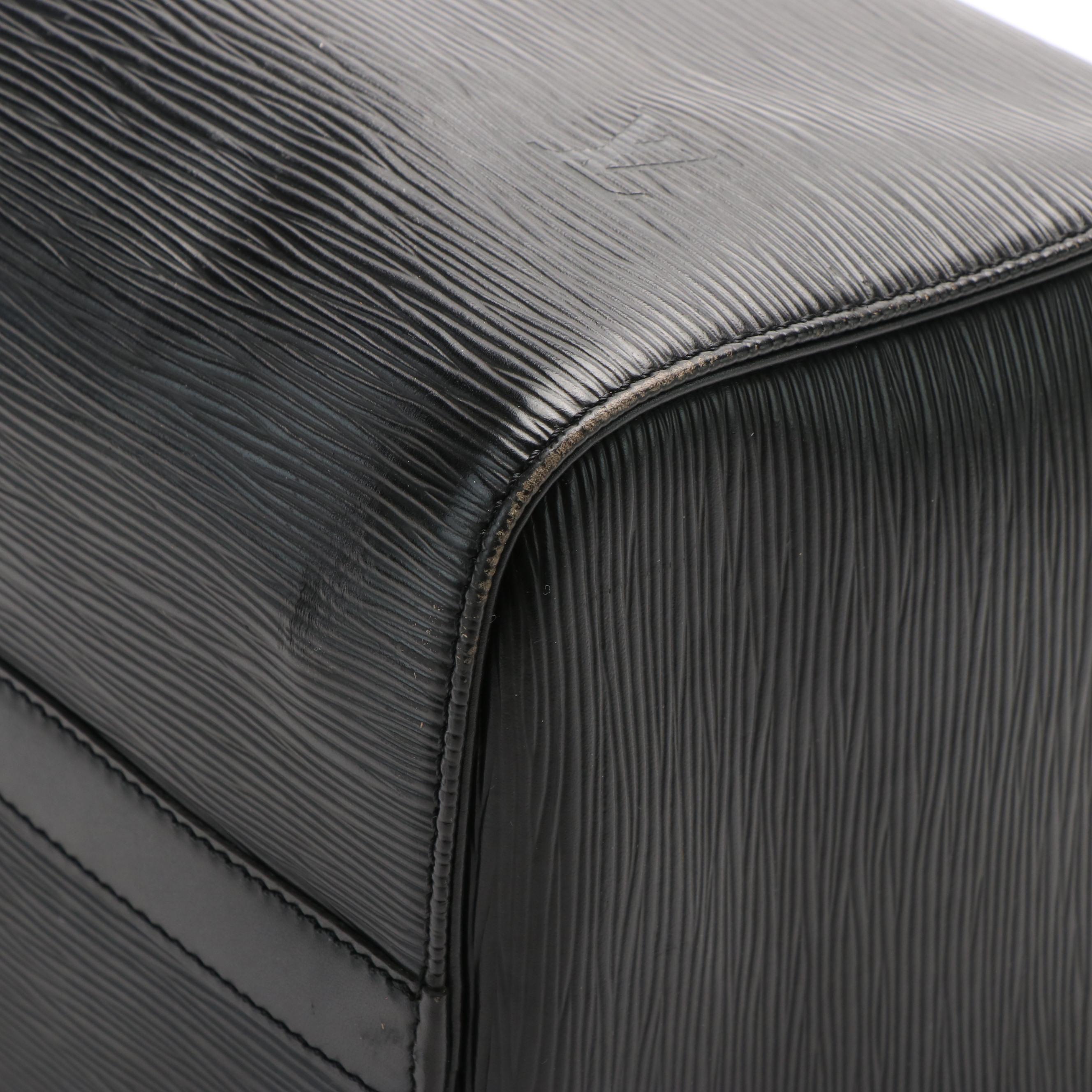 Louis Vuitton Speedy 30 in Black Epi Leather