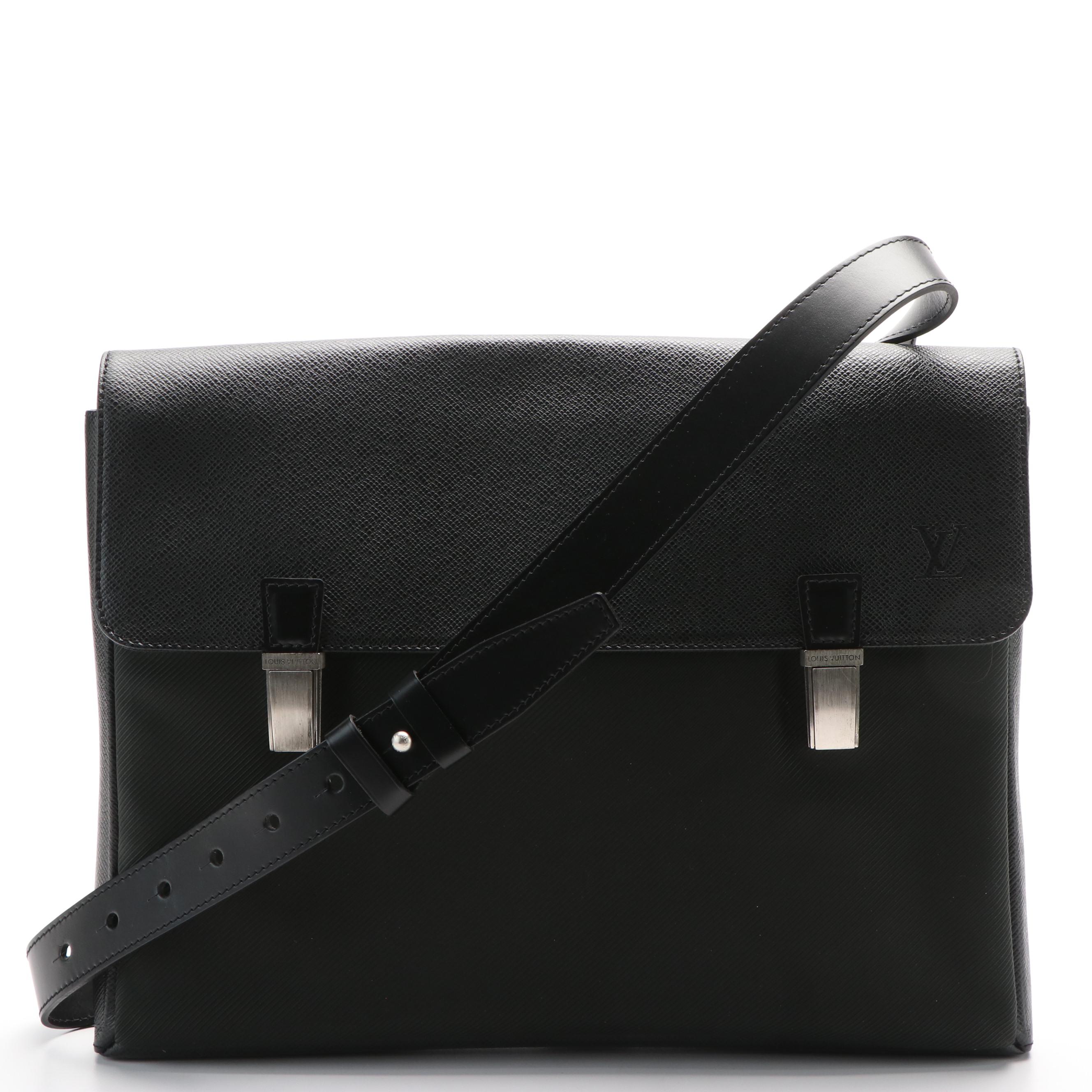 Louis Vuitton GM Saratov Messenger Bag in Taïga Leather and Canvas