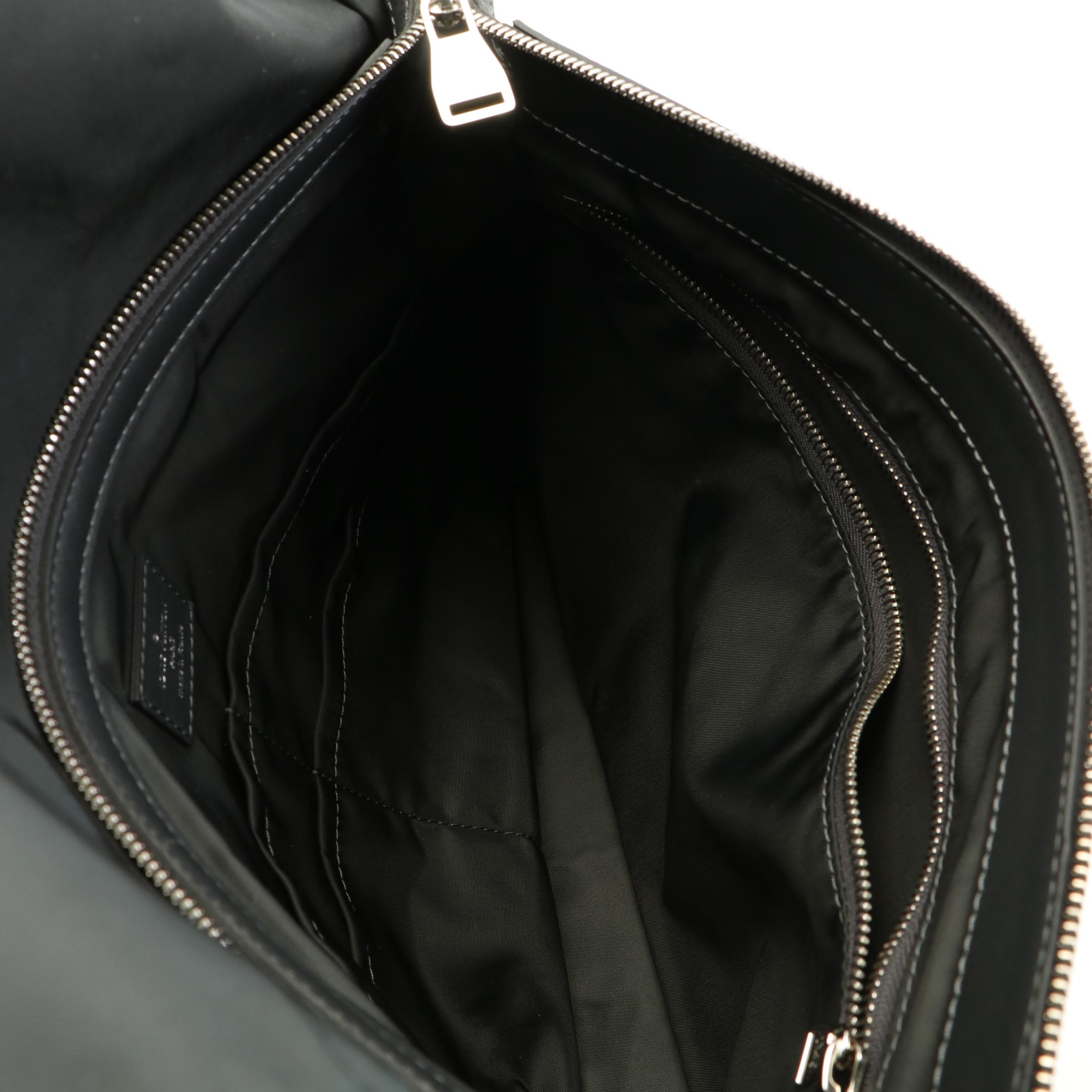 Louis Vuitton V-Line Crossbody Messenger Bag in Black Leather