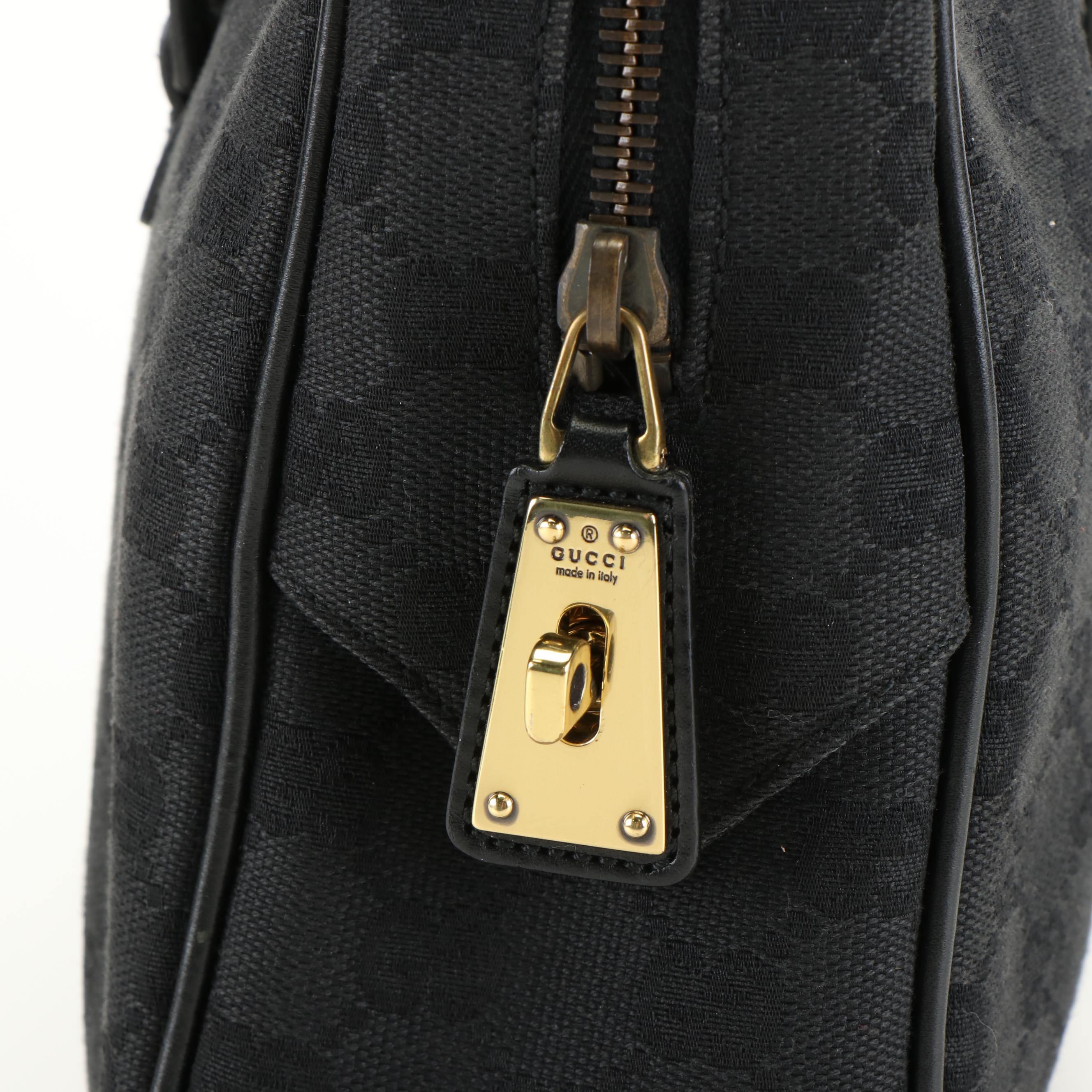 Gucci Shoulder Bag in Black GG Canvas