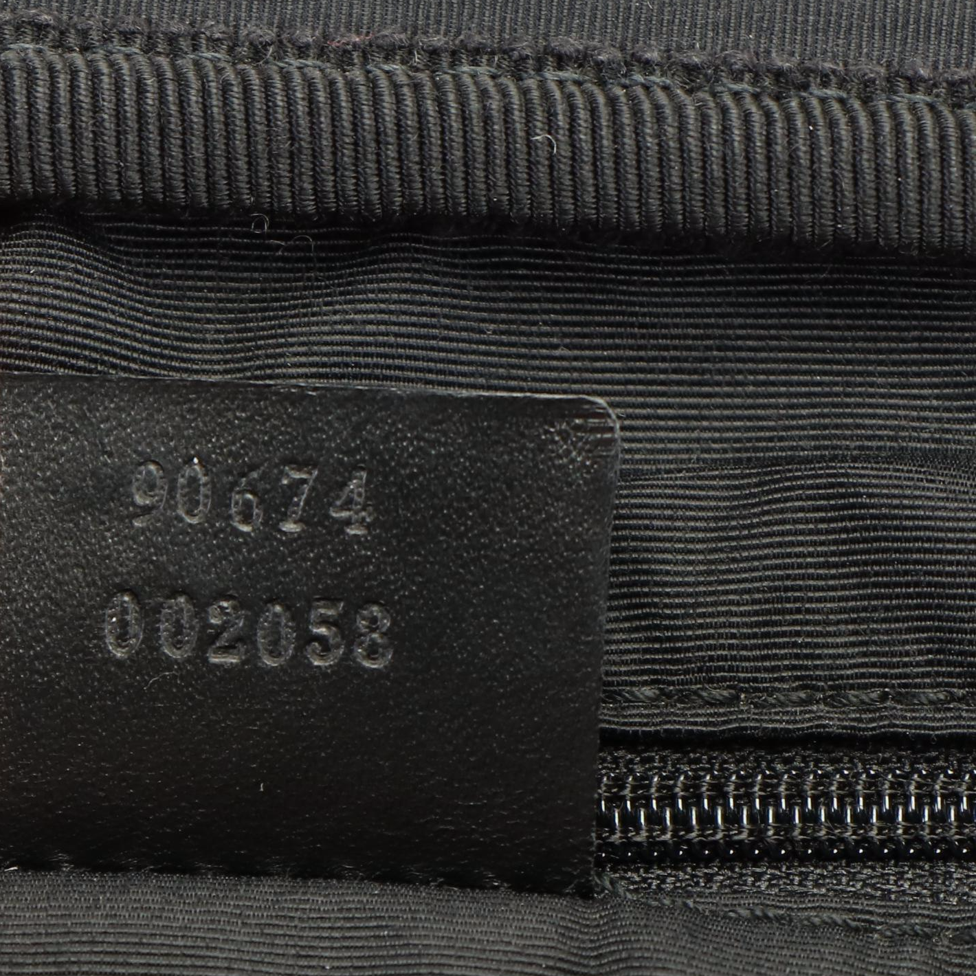 Gucci Shoulder Bag in Black GG Canvas