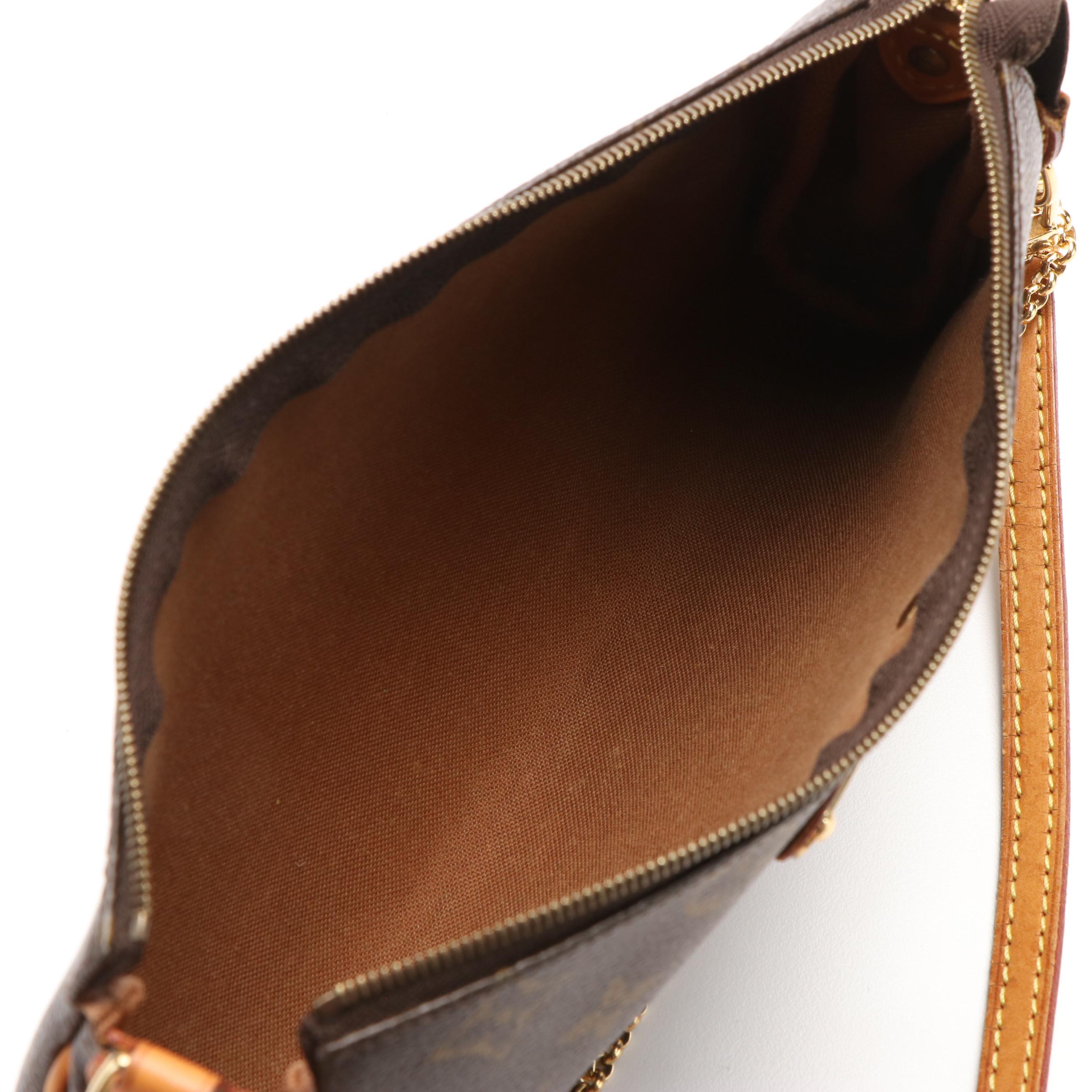 Louis Vuitton Eva Crossbody Clutch in Monogram Canvas