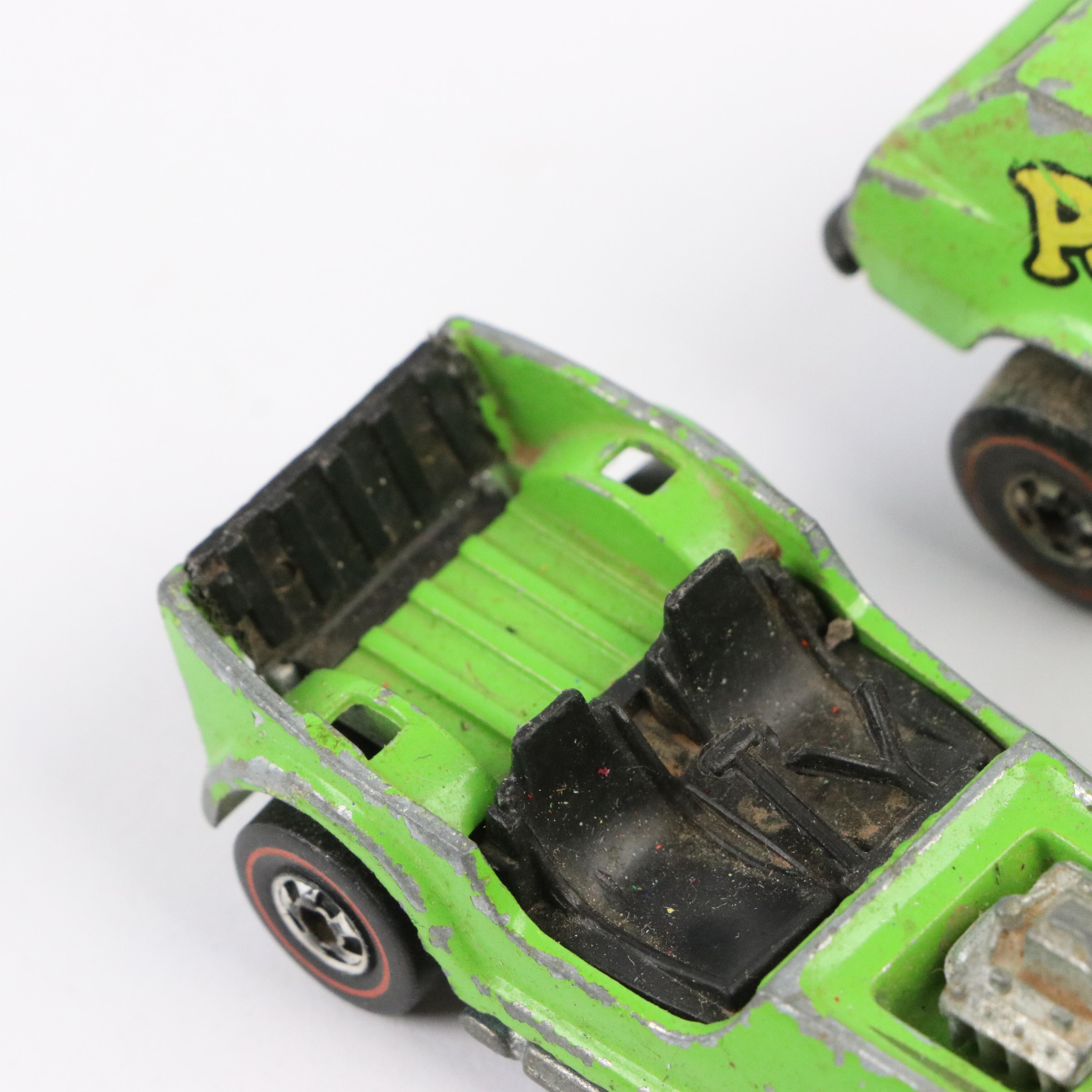 Hot Wheels Collector's Case with Redline Diecast Cars Including "Ferrari 321P"