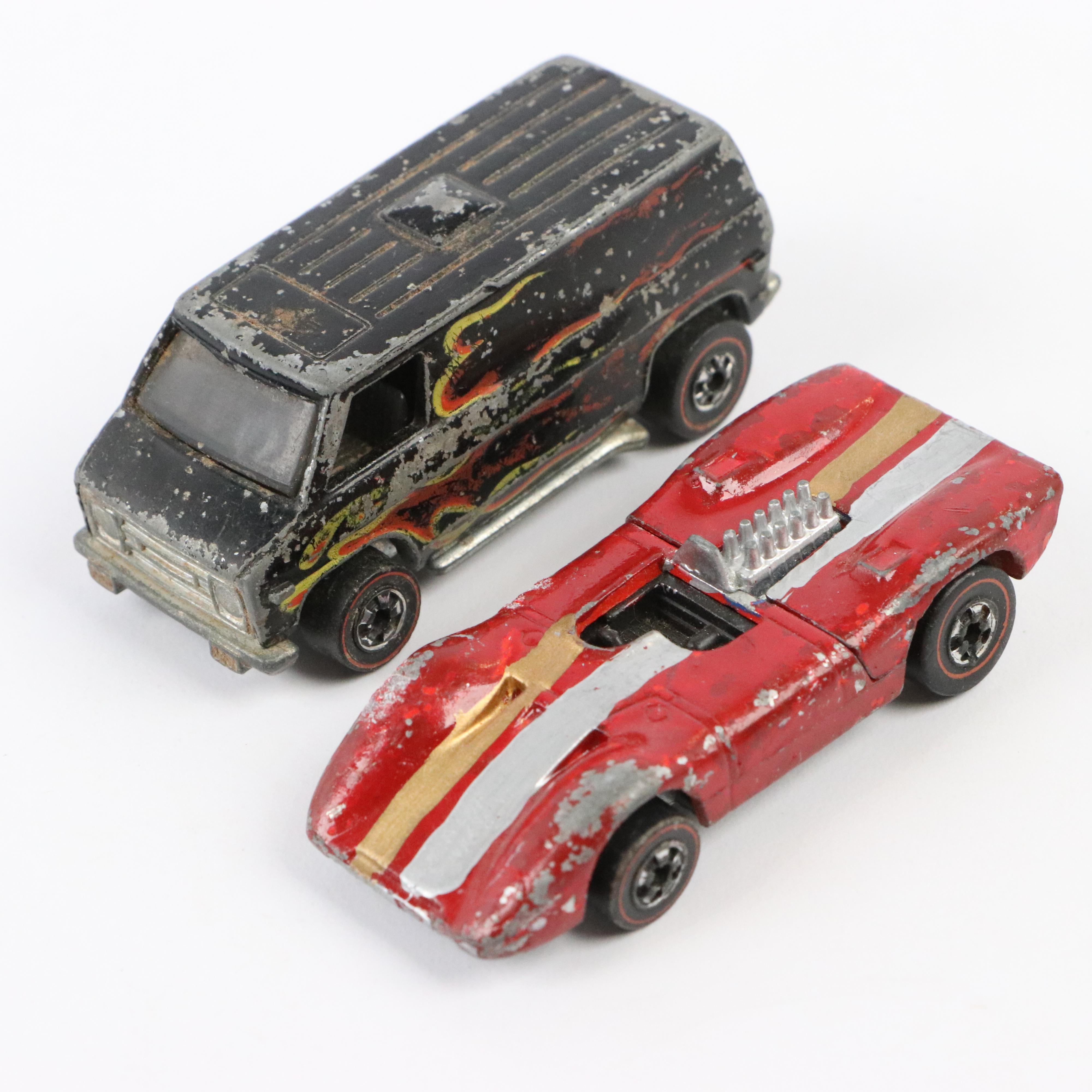 Hot Wheels Collector's Case with Redline Diecast Cars Including "Ferrari 321P"