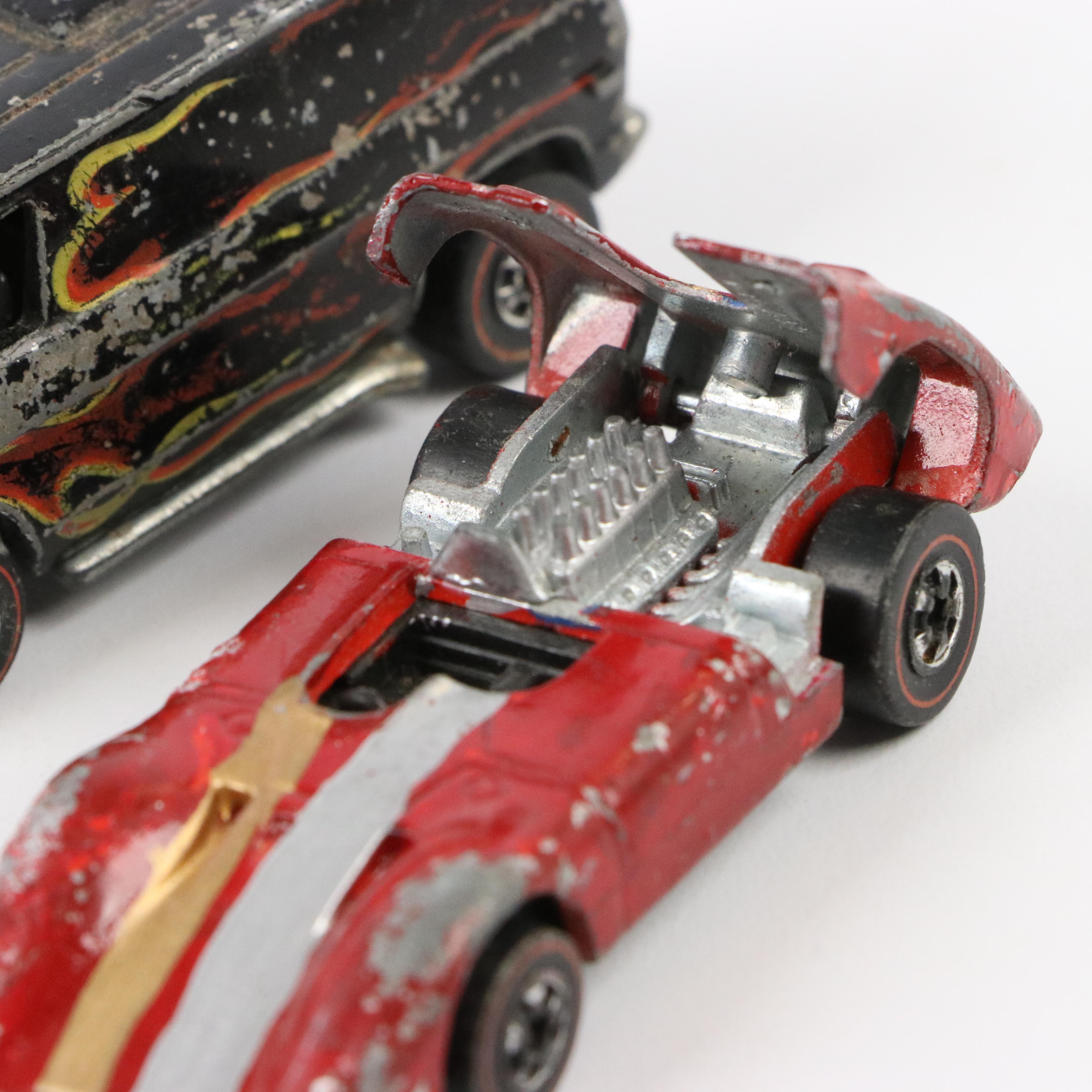 Hot Wheels Collector's Case with Redline Diecast Cars Including "Ferrari 321P"