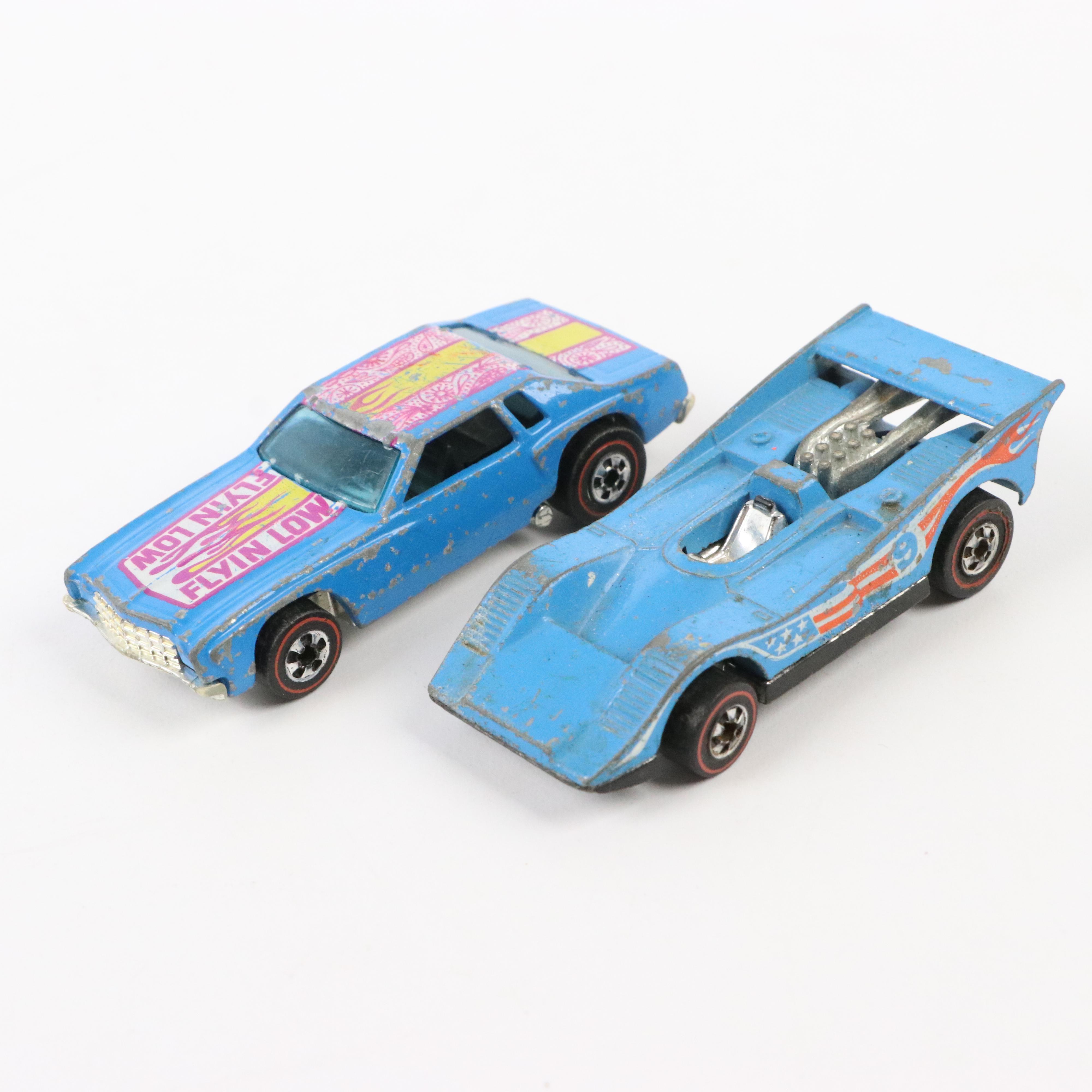 Hot Wheels Collector's Case with Redline Diecast Cars Including "Ferrari 321P"