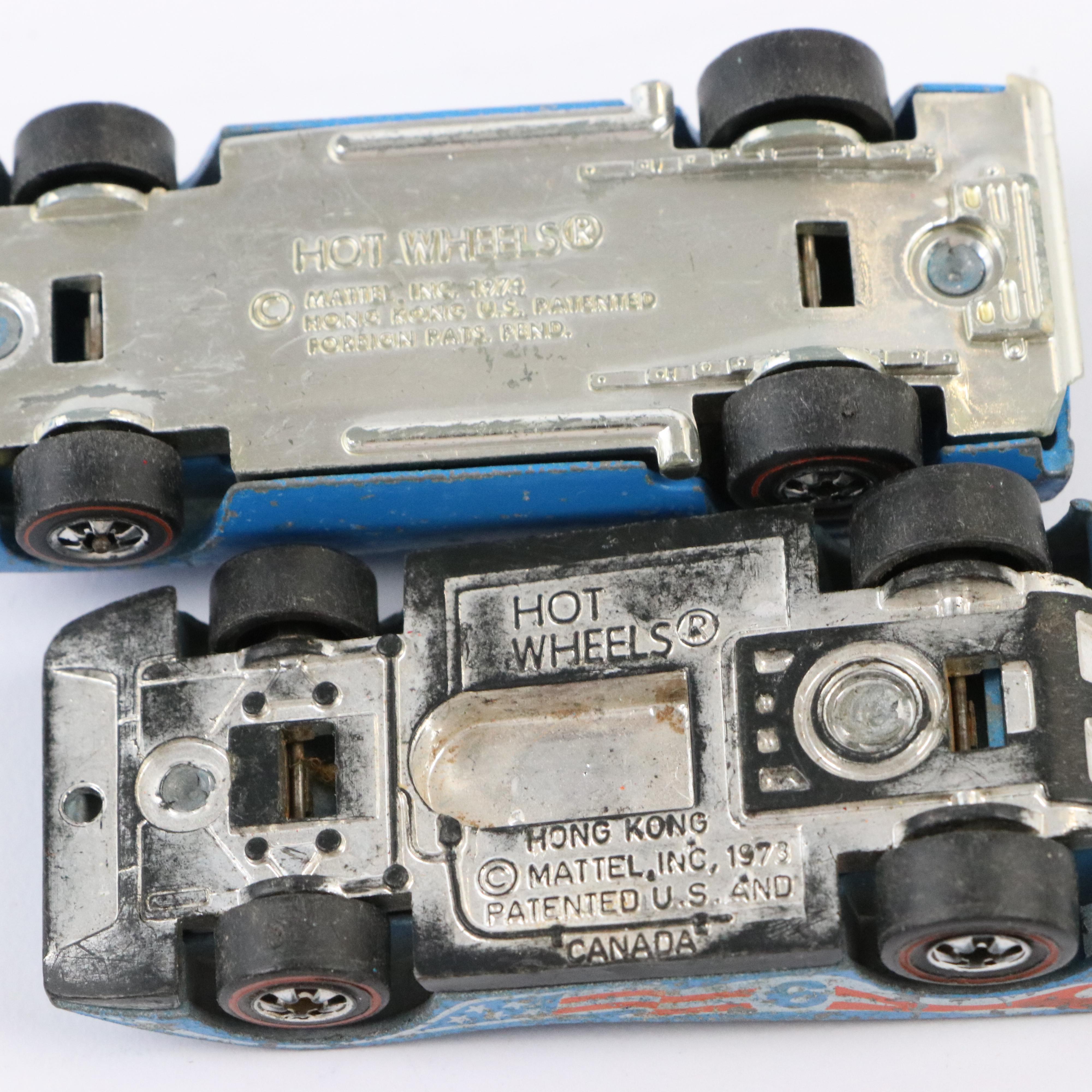 Hot Wheels Collector's Case with Redline Diecast Cars Including "Ferrari 321P"