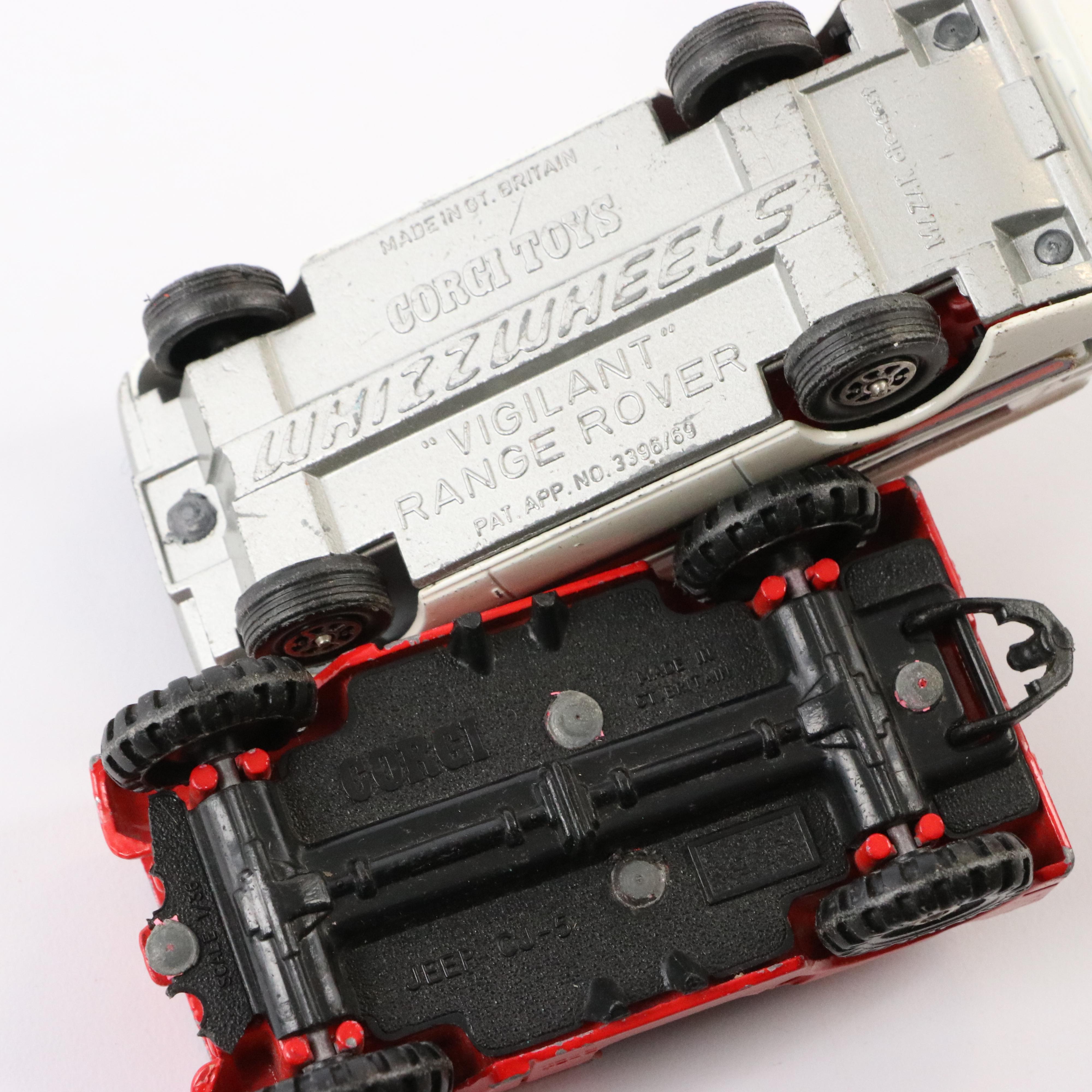 Corgi The Beatles Magical Mystery Tour Bus, Diecast Vehicles, and Carry Cases