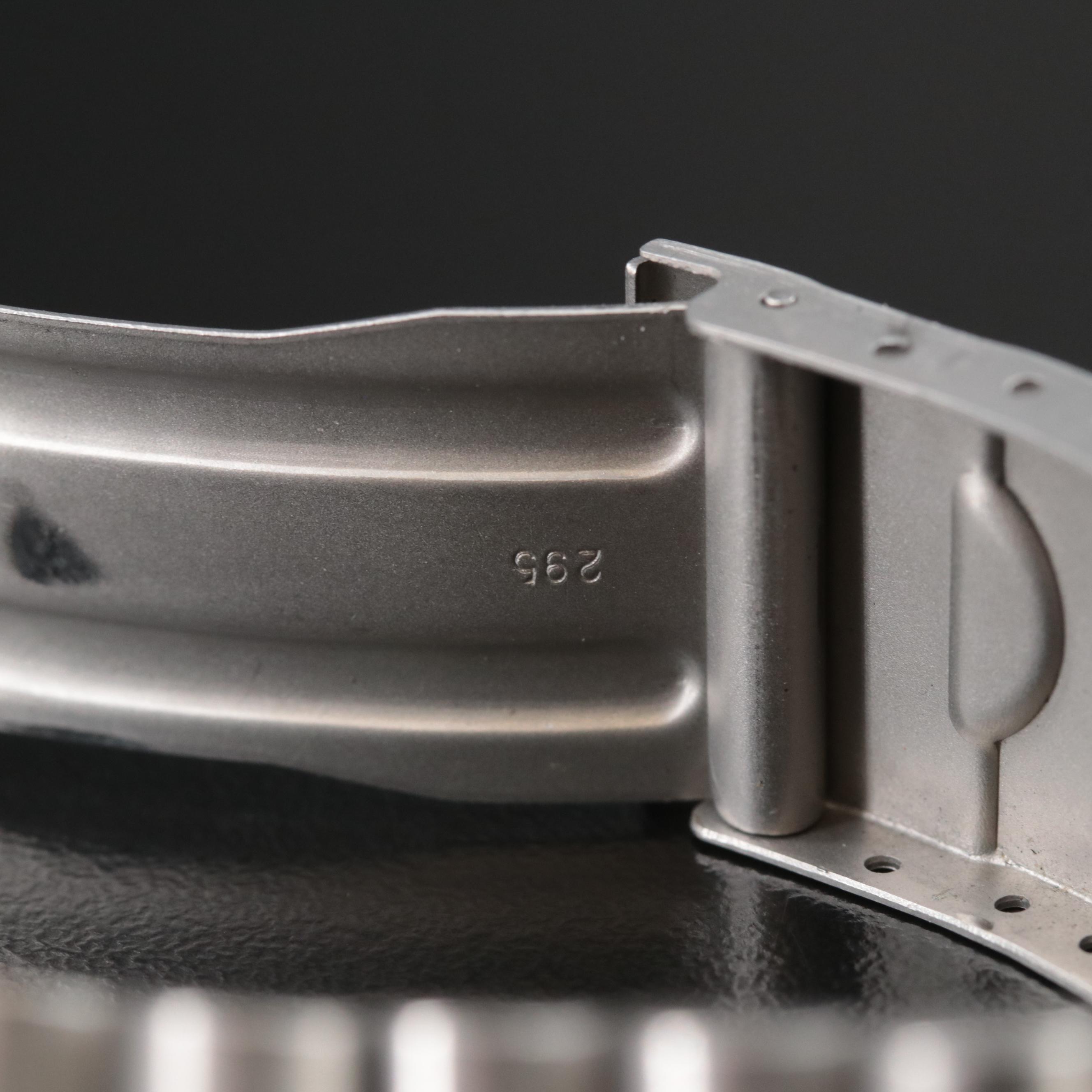 TAG Heuer Formula 1 Professional 200 Meters Watch